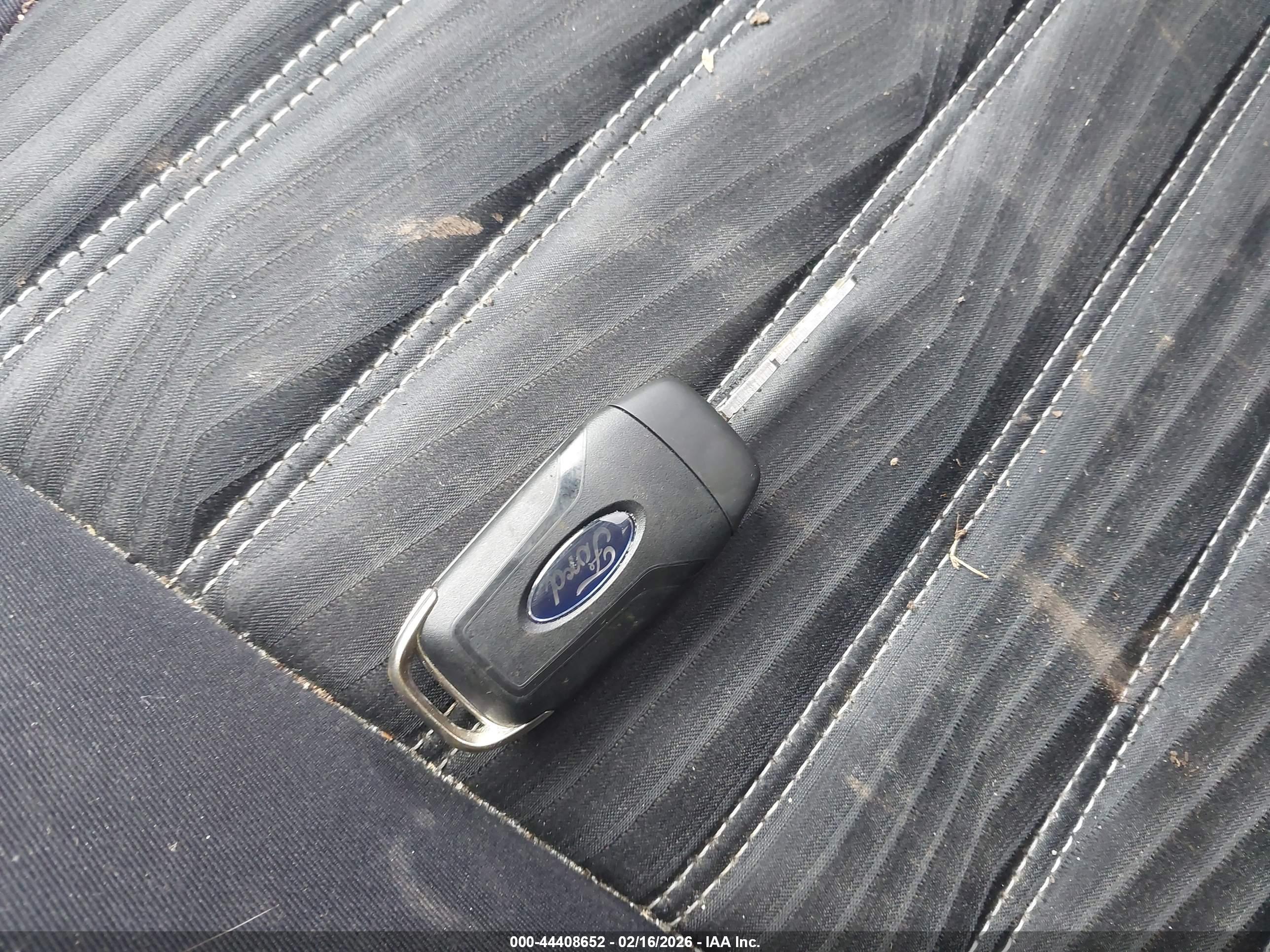 FORD FUSION image 11