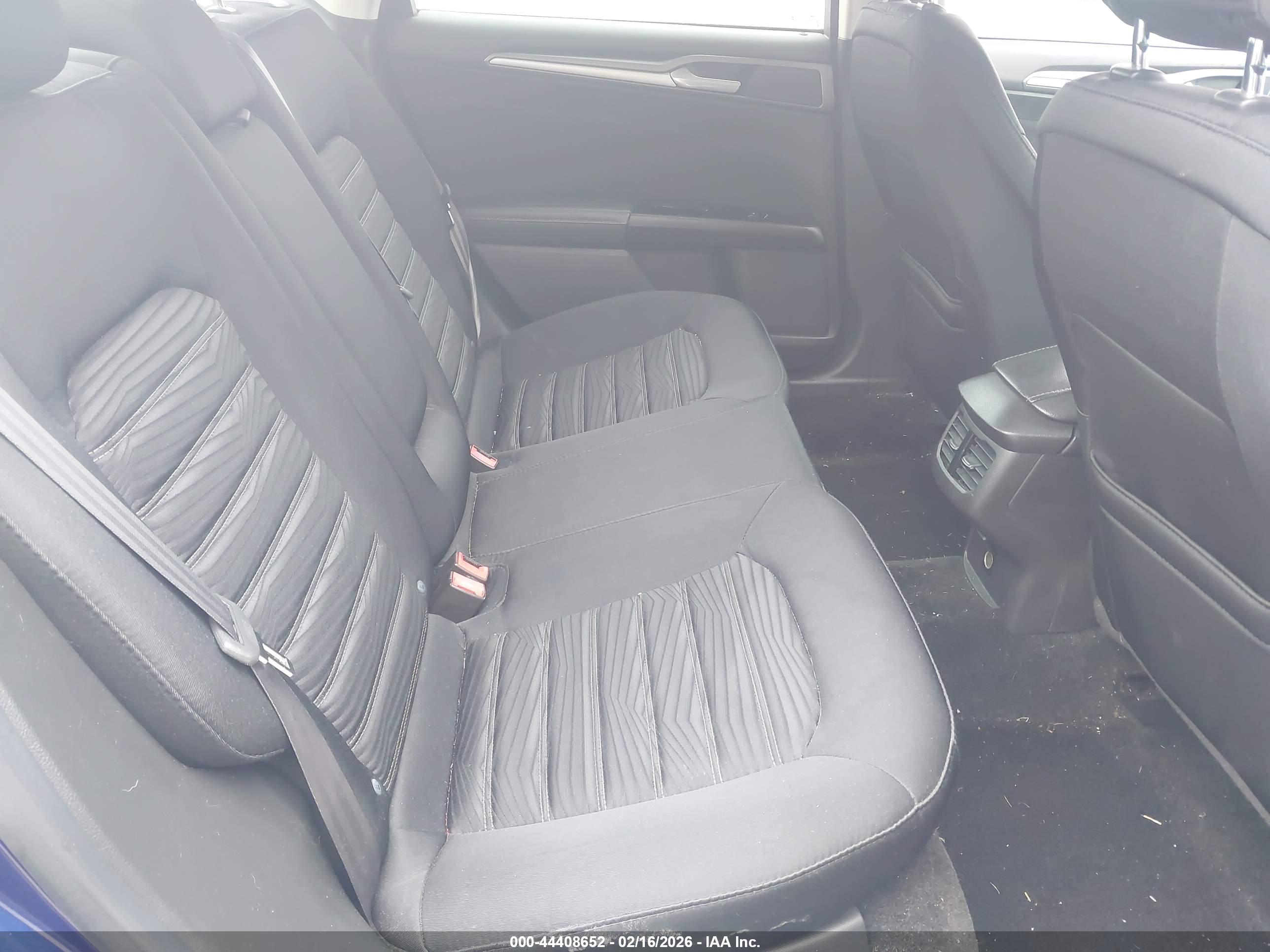 FORD FUSION image 8