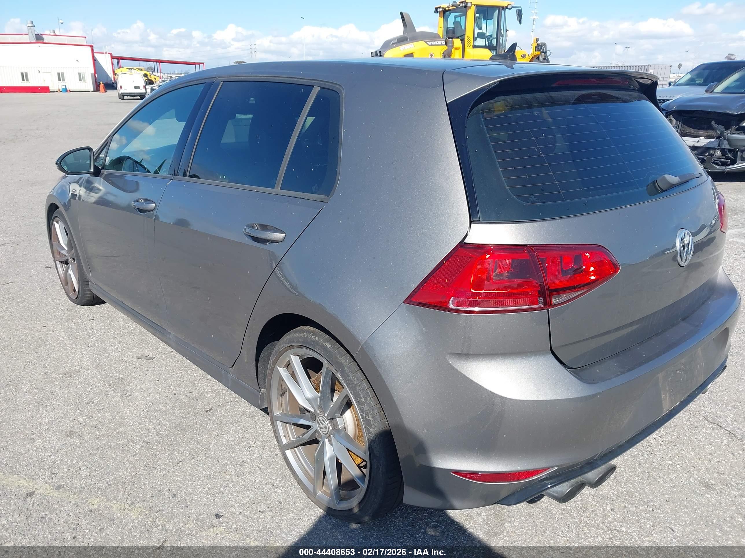 VOLKSWAGEN GOLF image 3