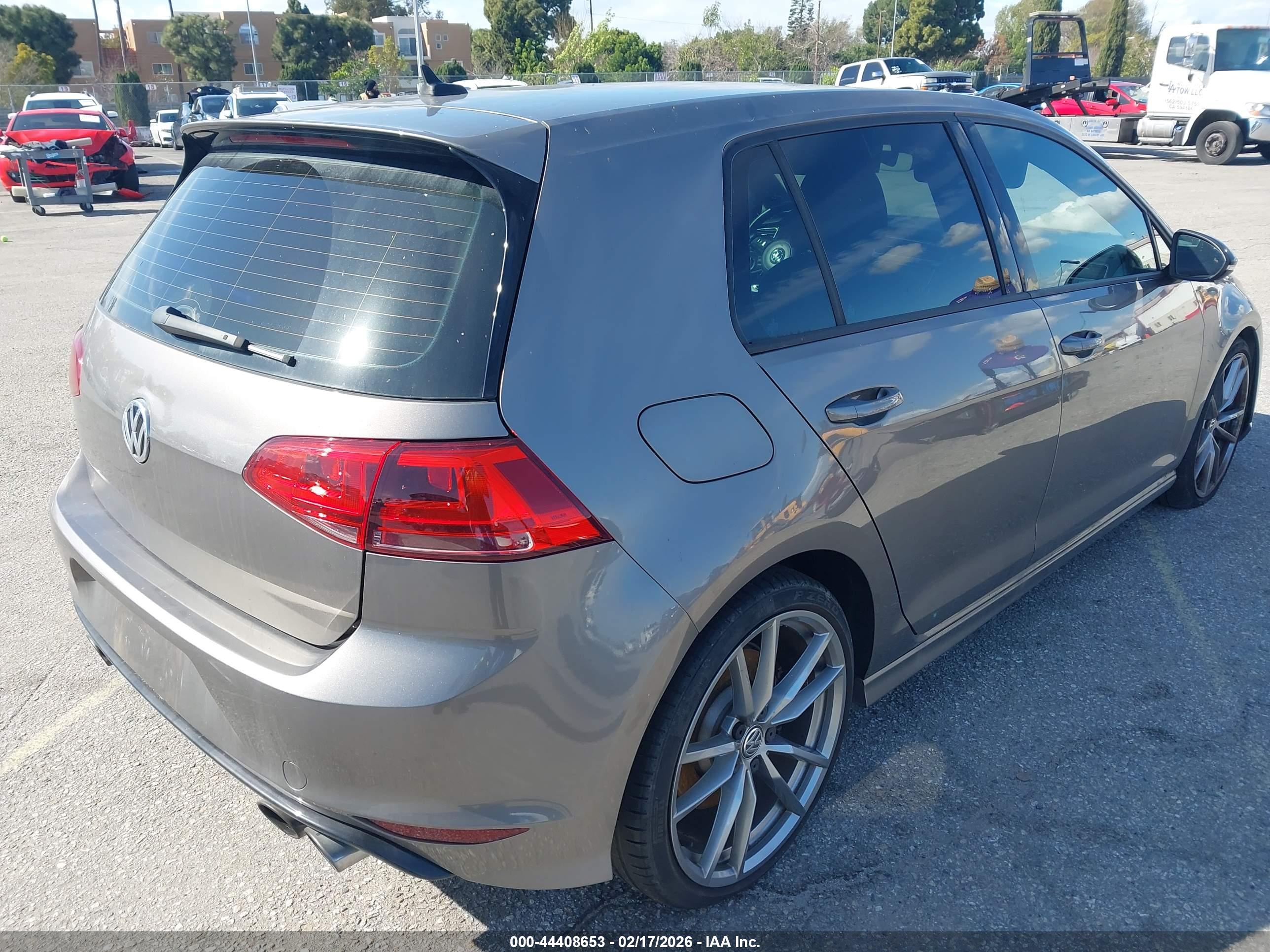 VOLKSWAGEN GOLF image 4