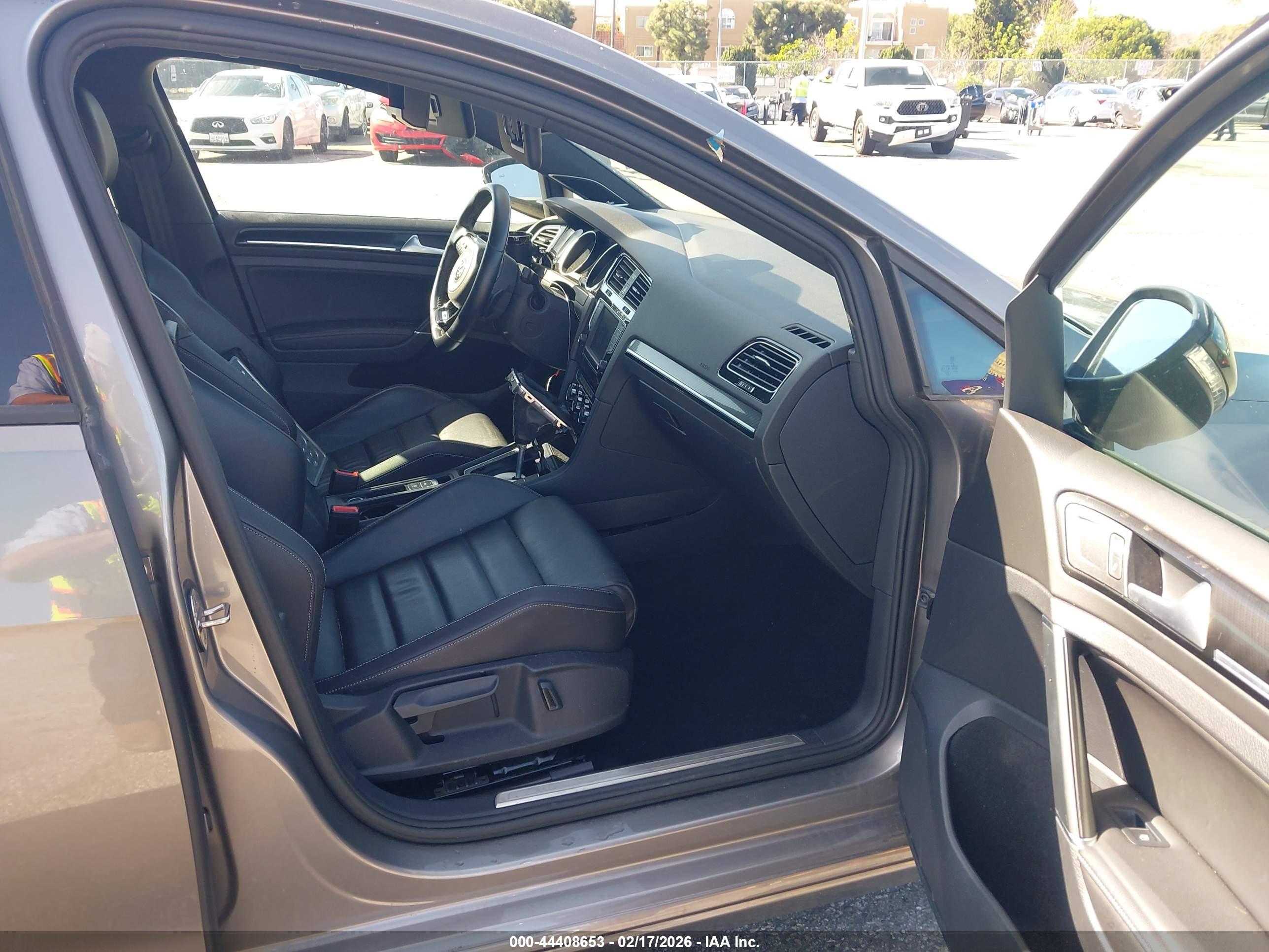 VOLKSWAGEN GOLF image 5
