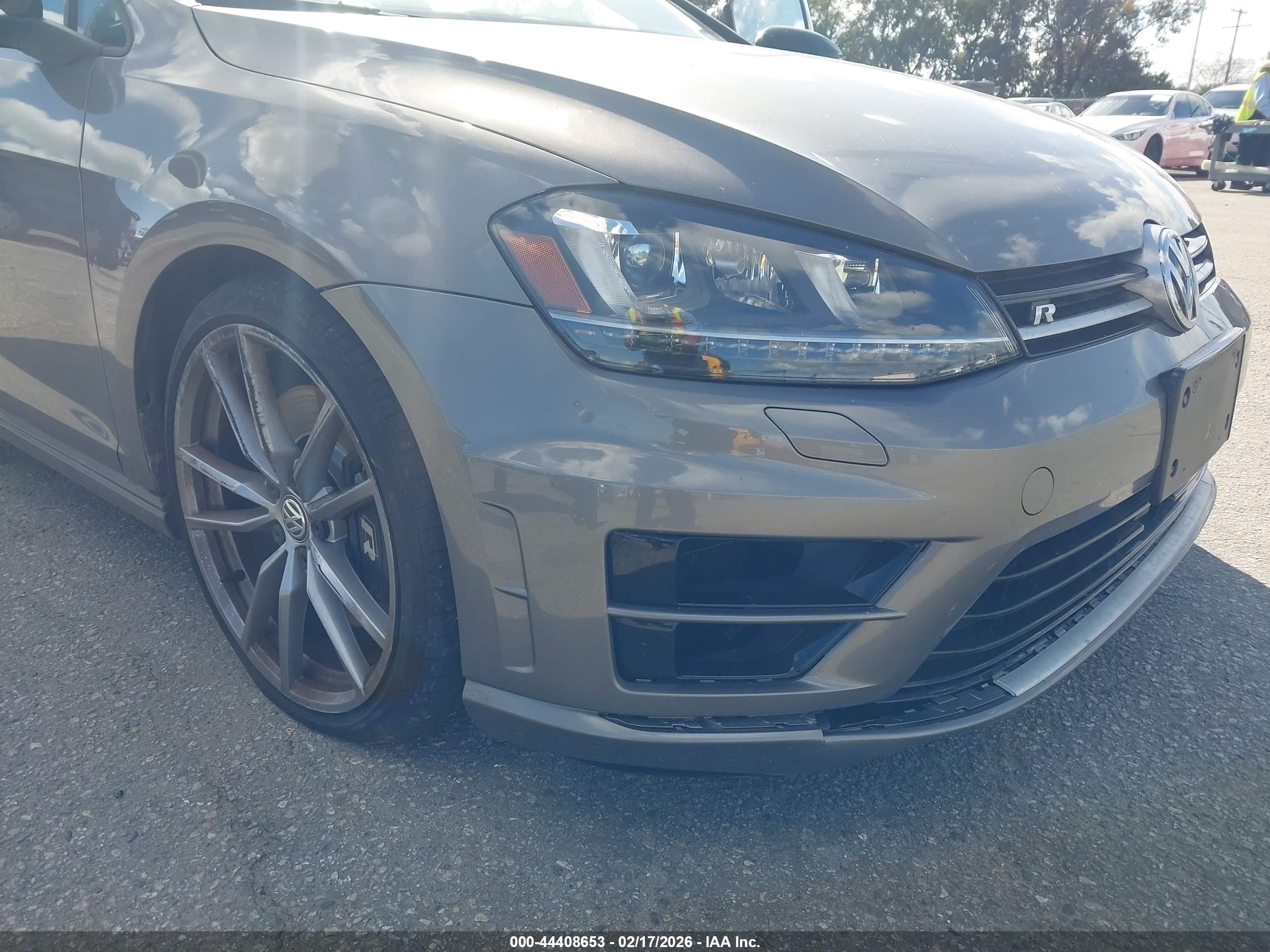 VOLKSWAGEN GOLF image 6