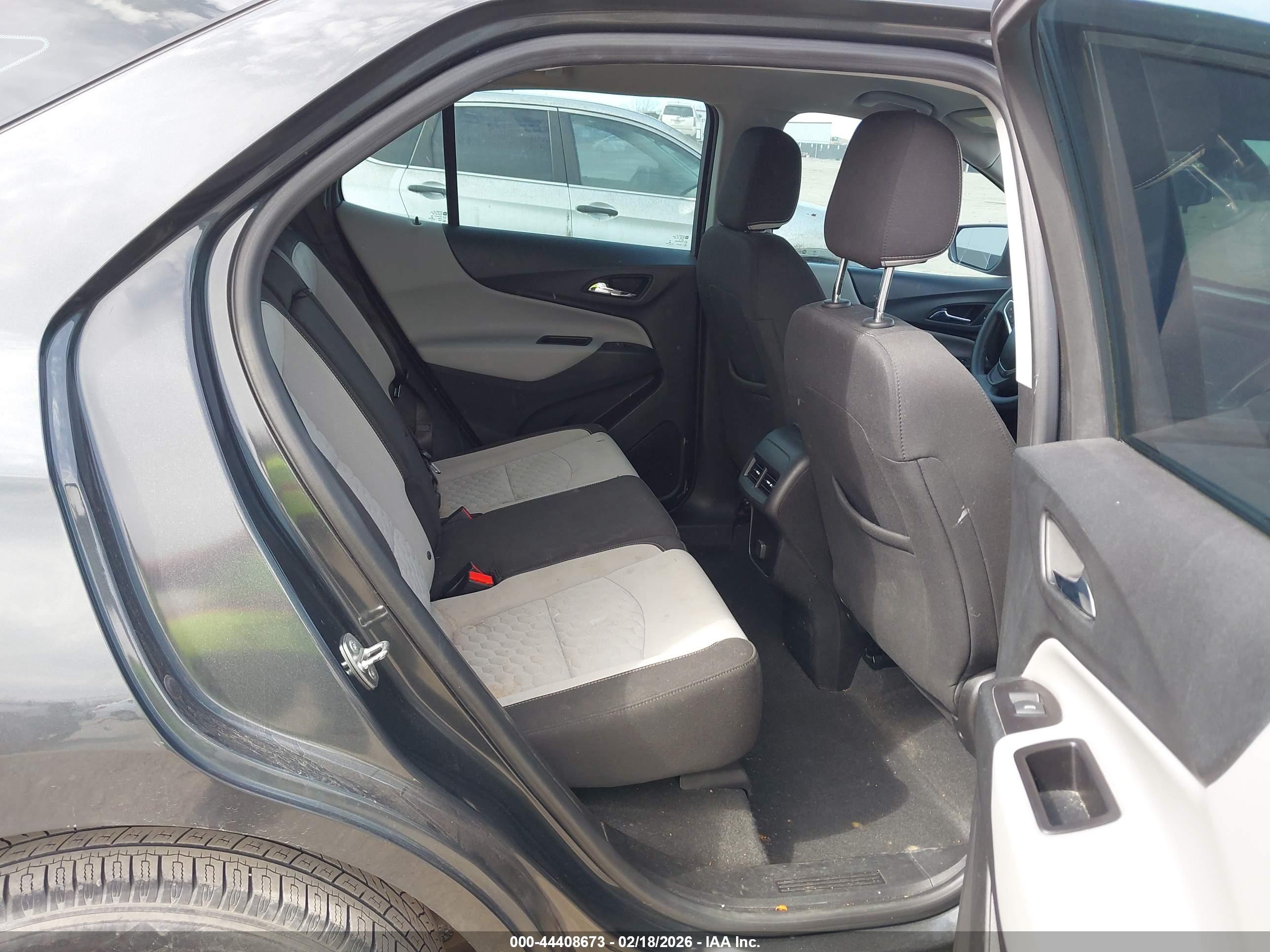 CHEVROLET EQUINOX image 8