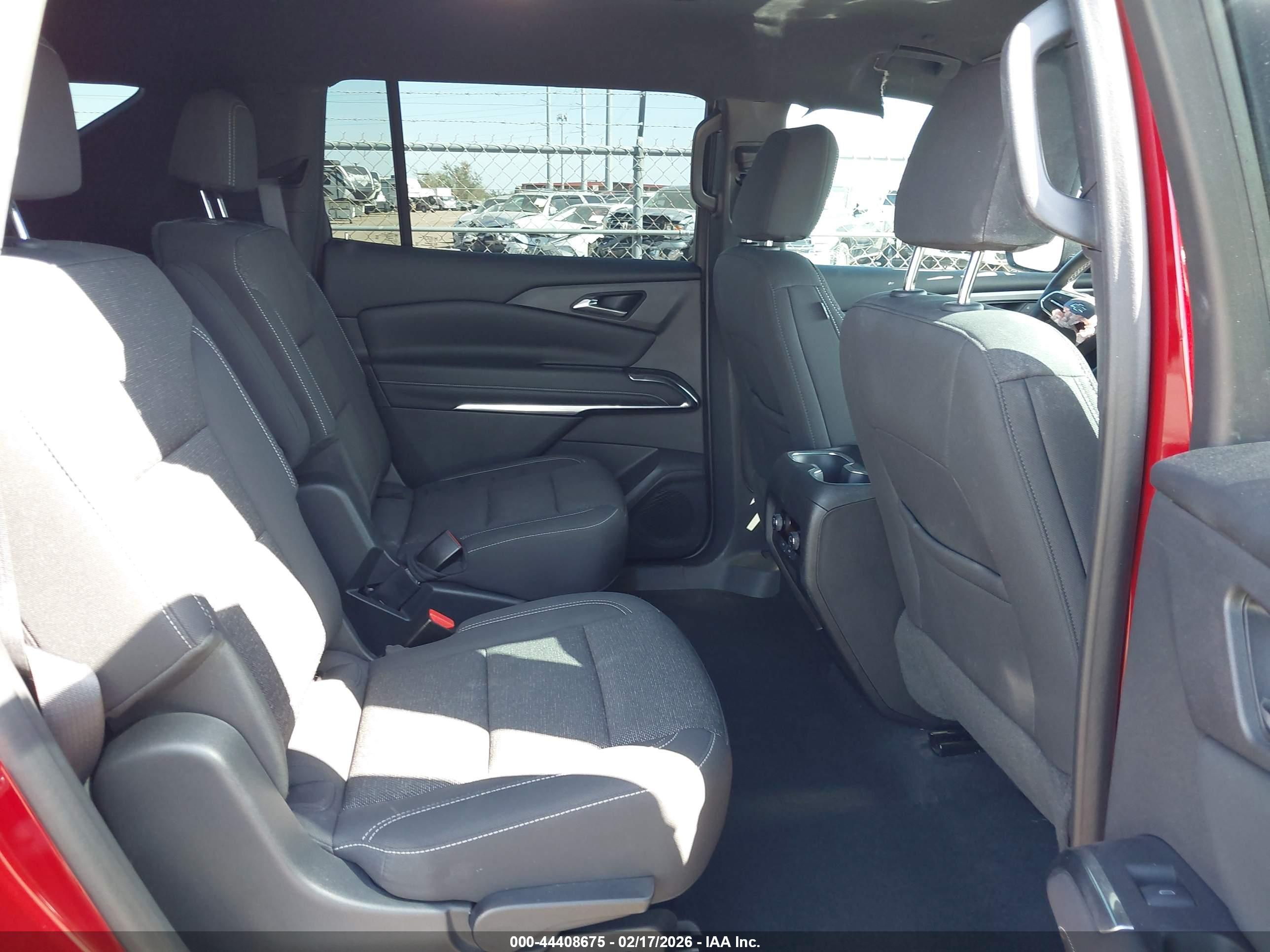 CHEVROLET TRAVERSE image 8