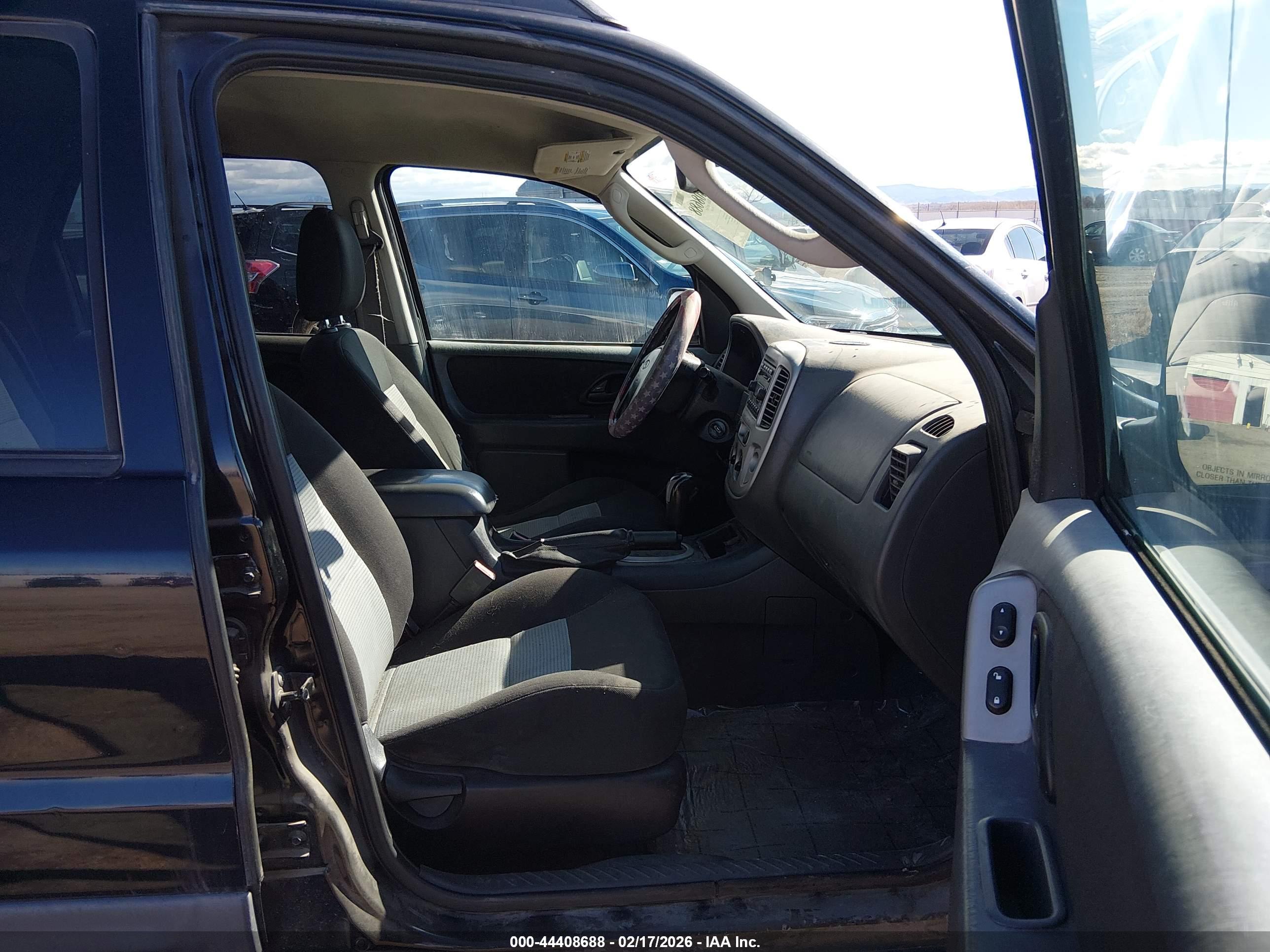 FORD ESCAPE image 5