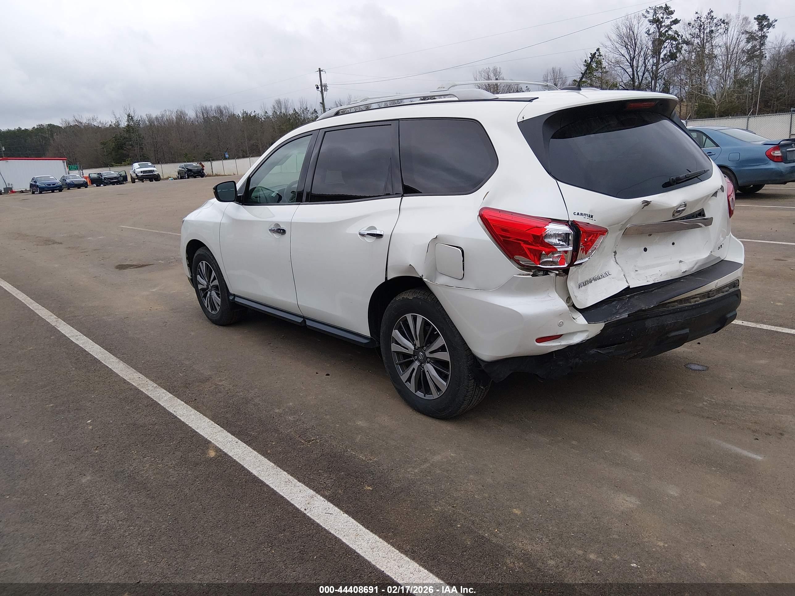 NISSAN PATHFINDER image 3