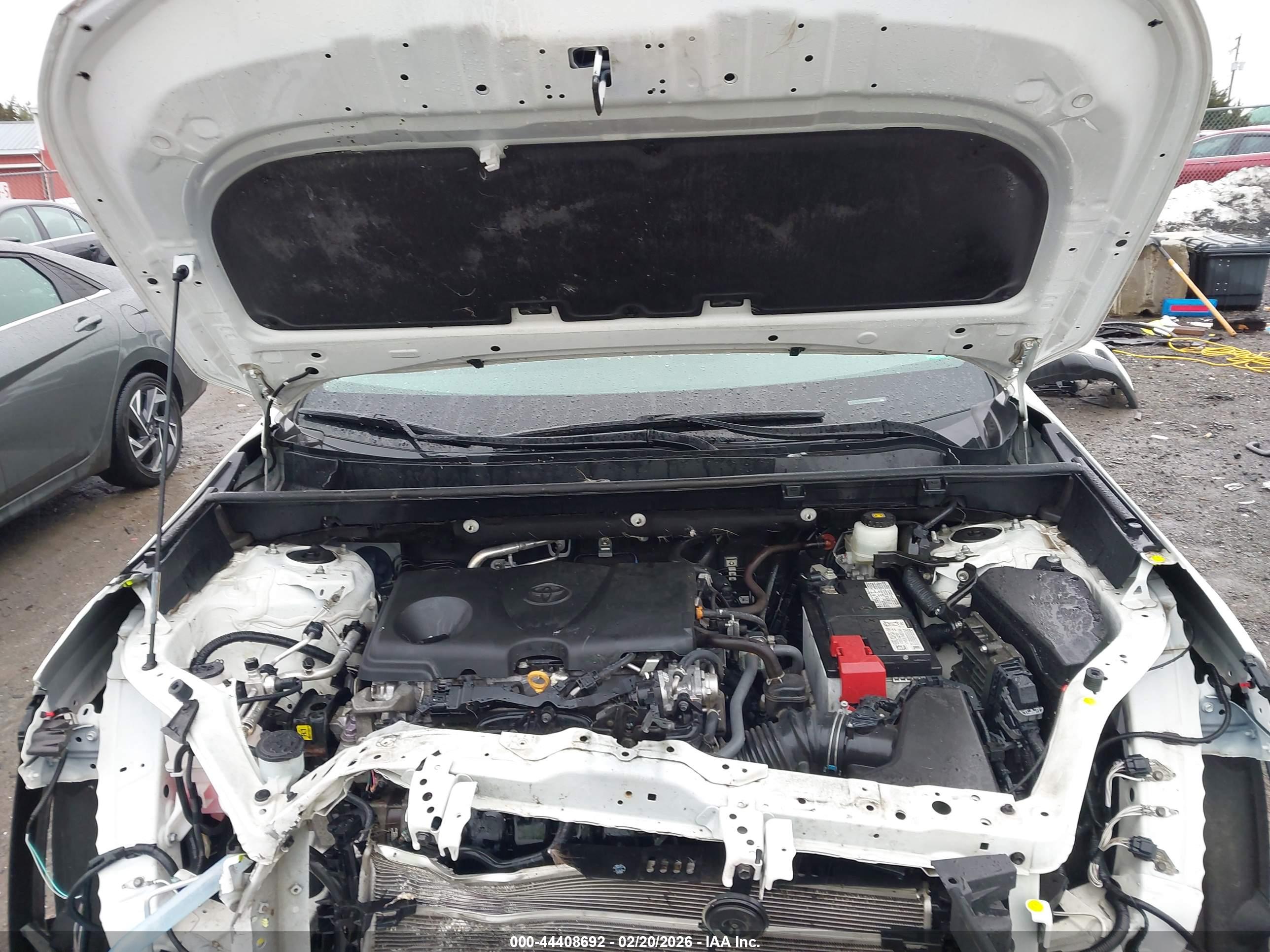 TOYOTA RAV4 image 10