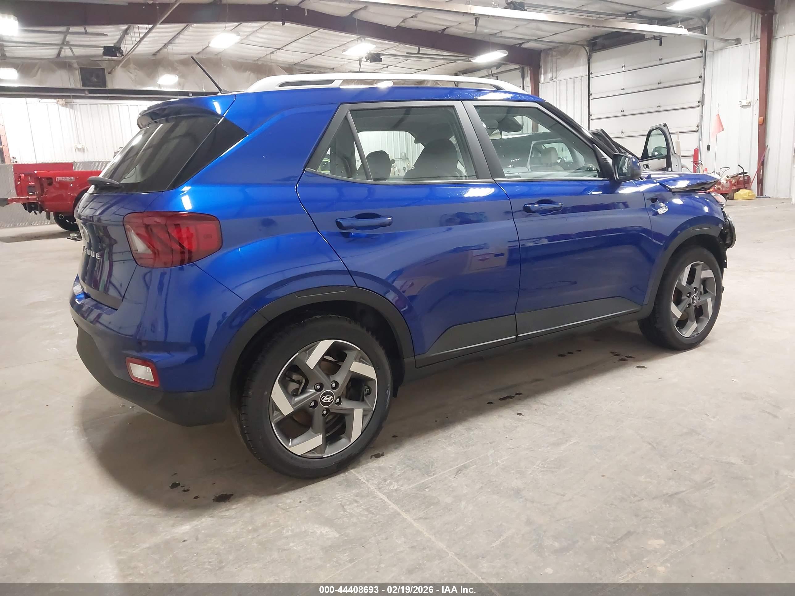 HYUNDAI VENUE image 4
