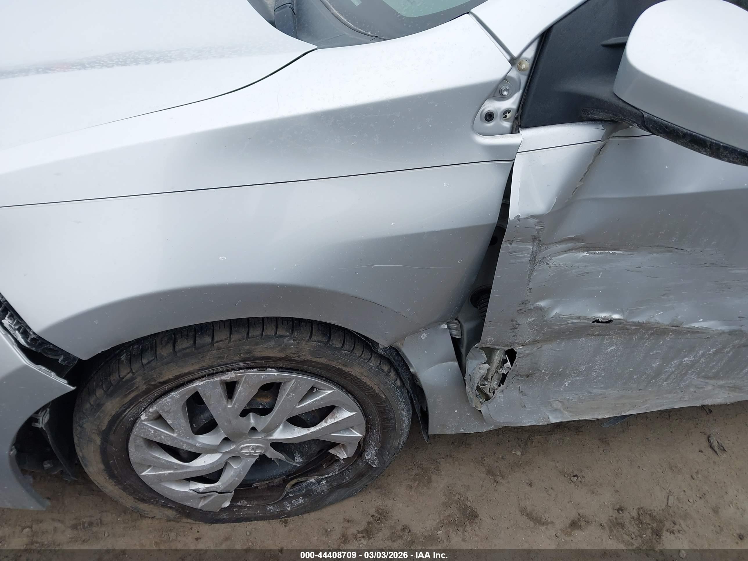 TOYOTA COROLLA image 6