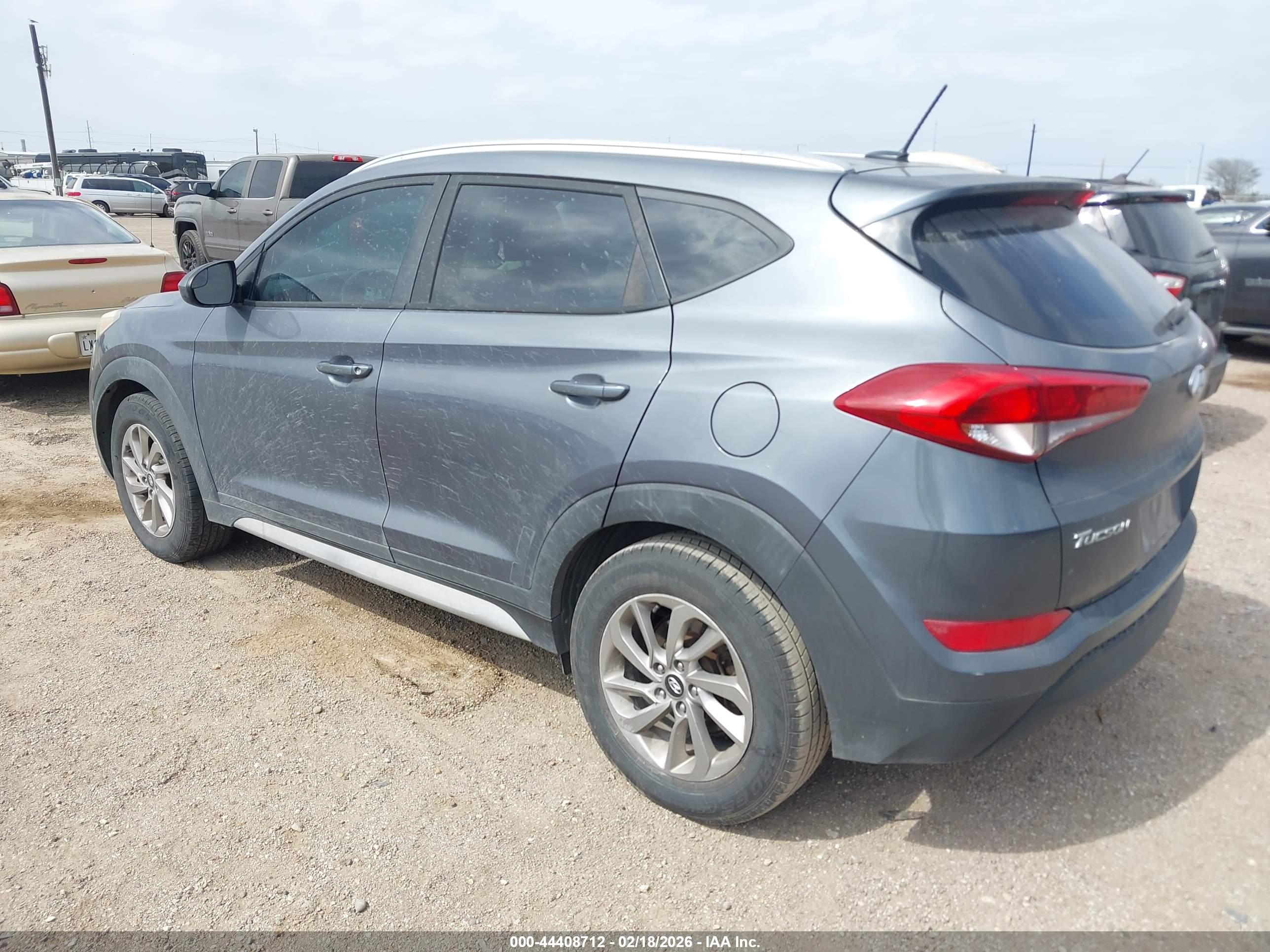 HYUNDAI TUCSON image 3