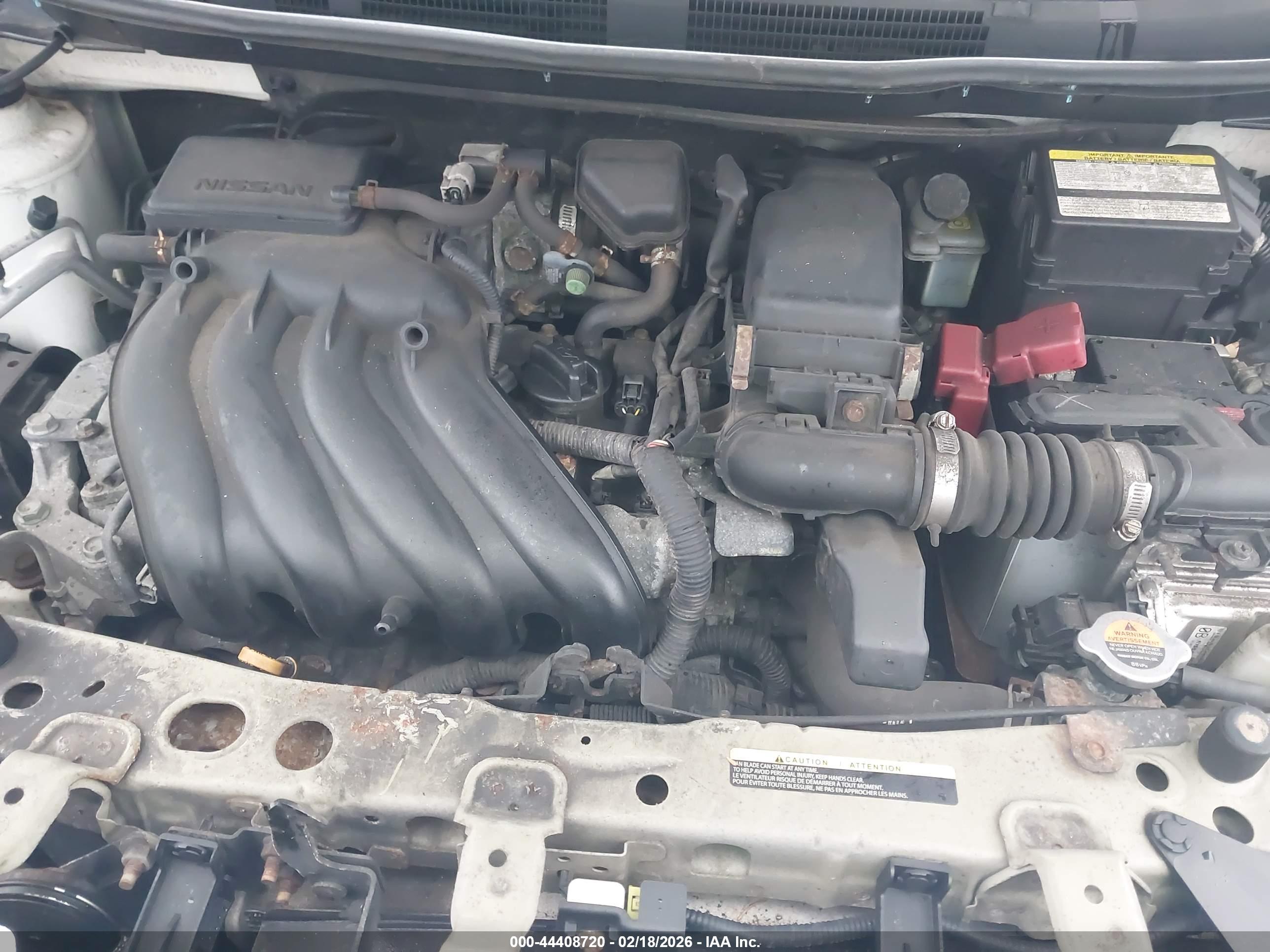 NISSAN VERSA image 10