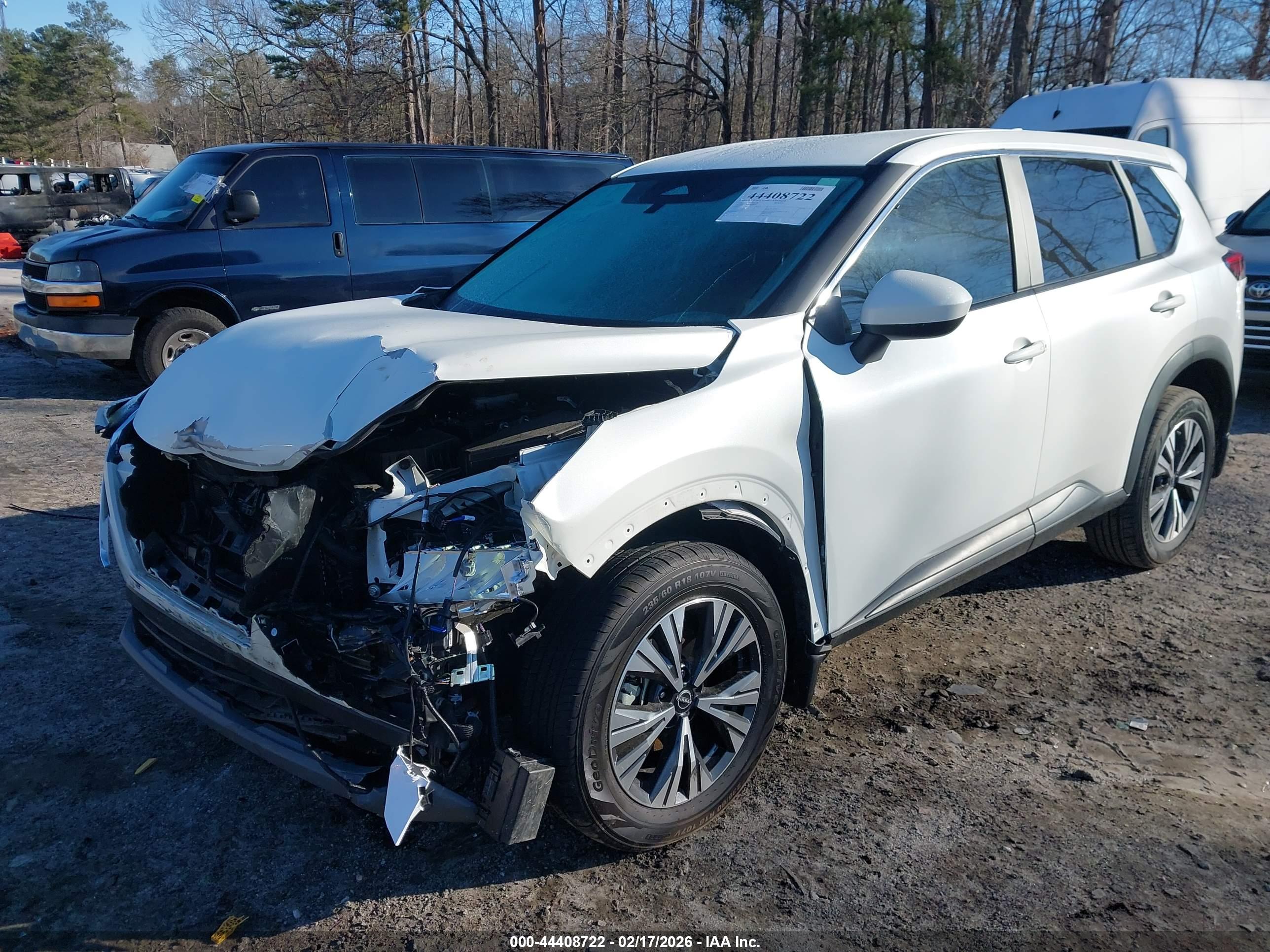 NISSAN ROGUE image 2