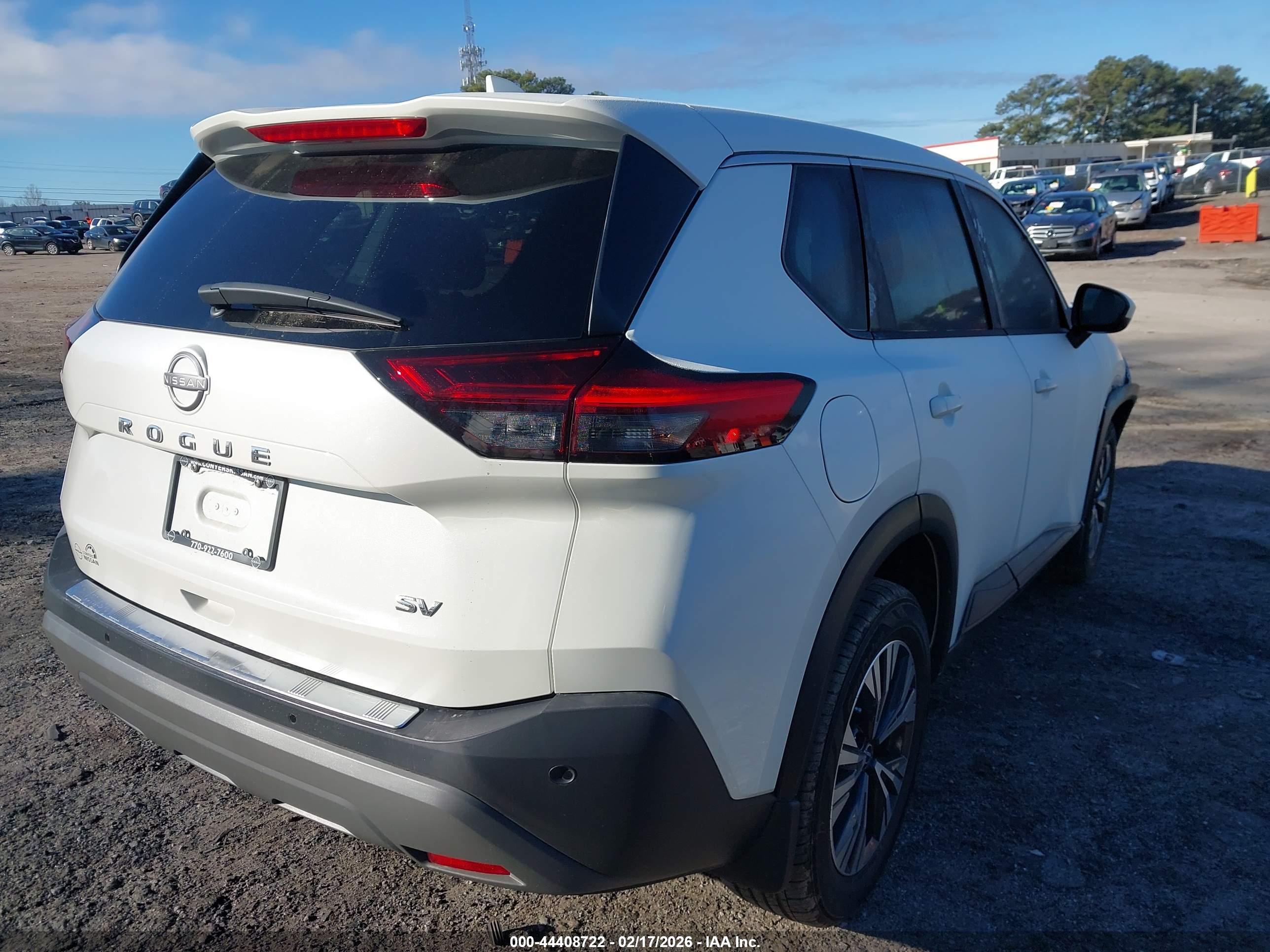 NISSAN ROGUE image 4