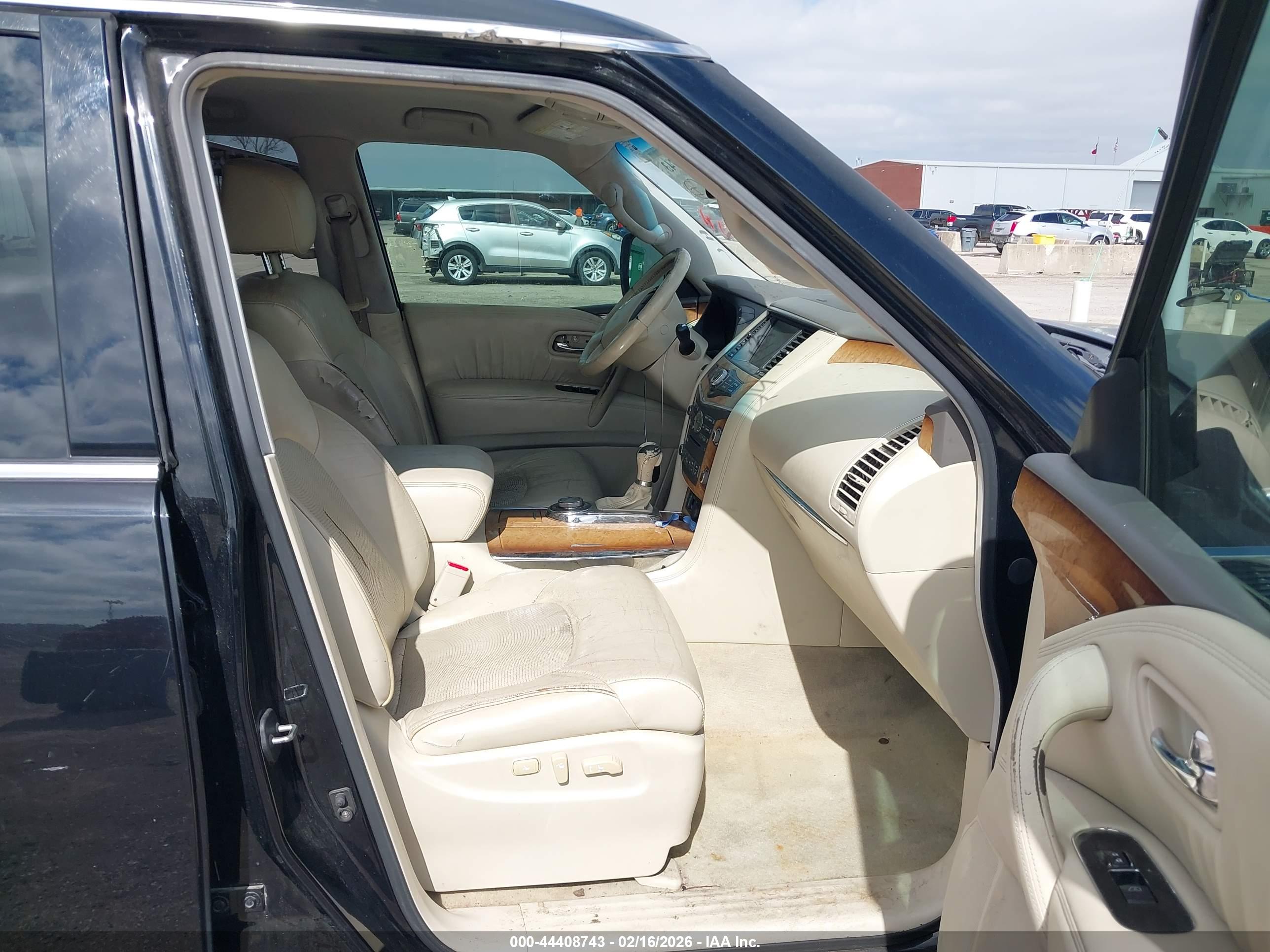 INFINITI QX56 image 5