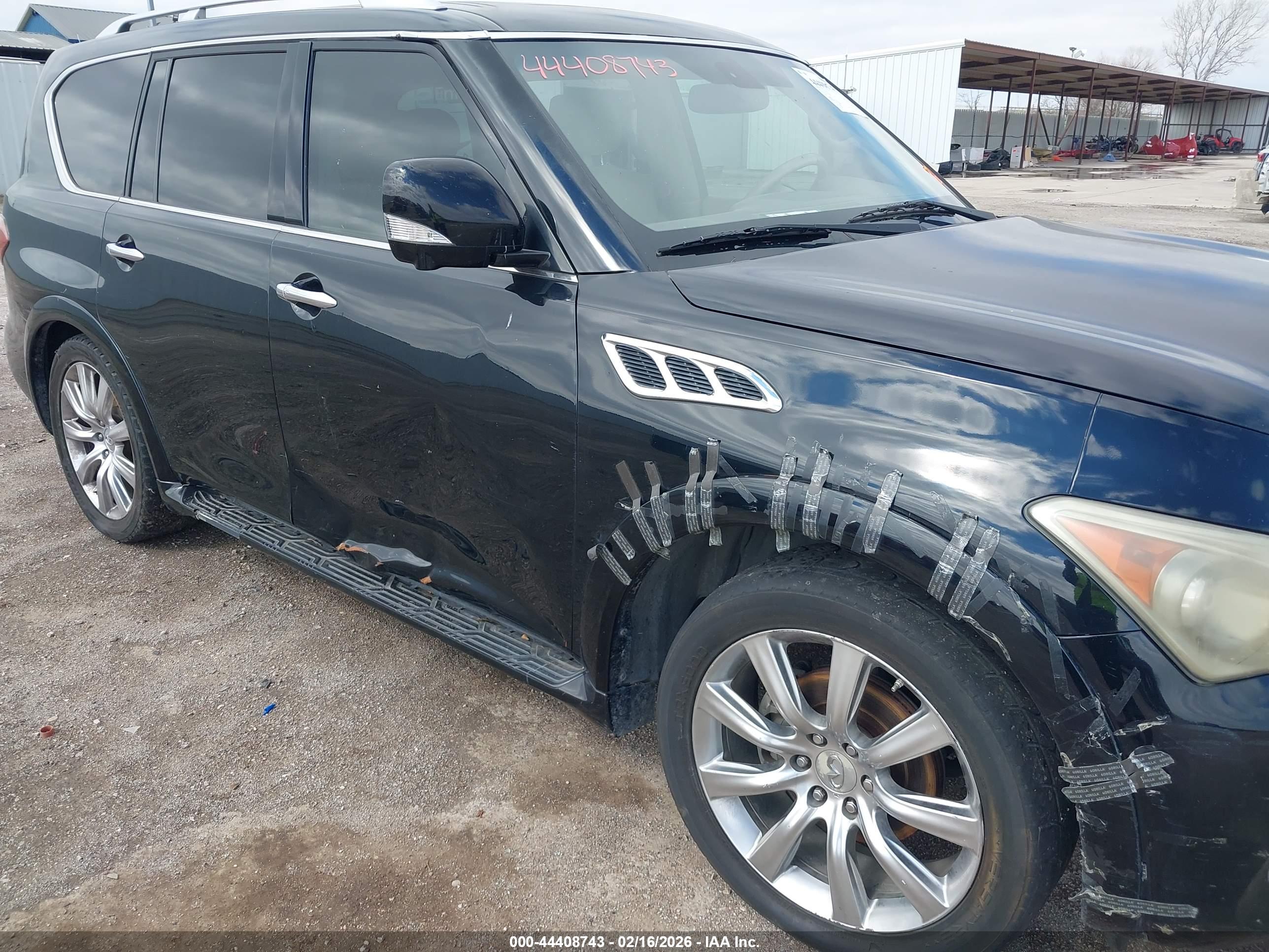 INFINITI QX56 image 6