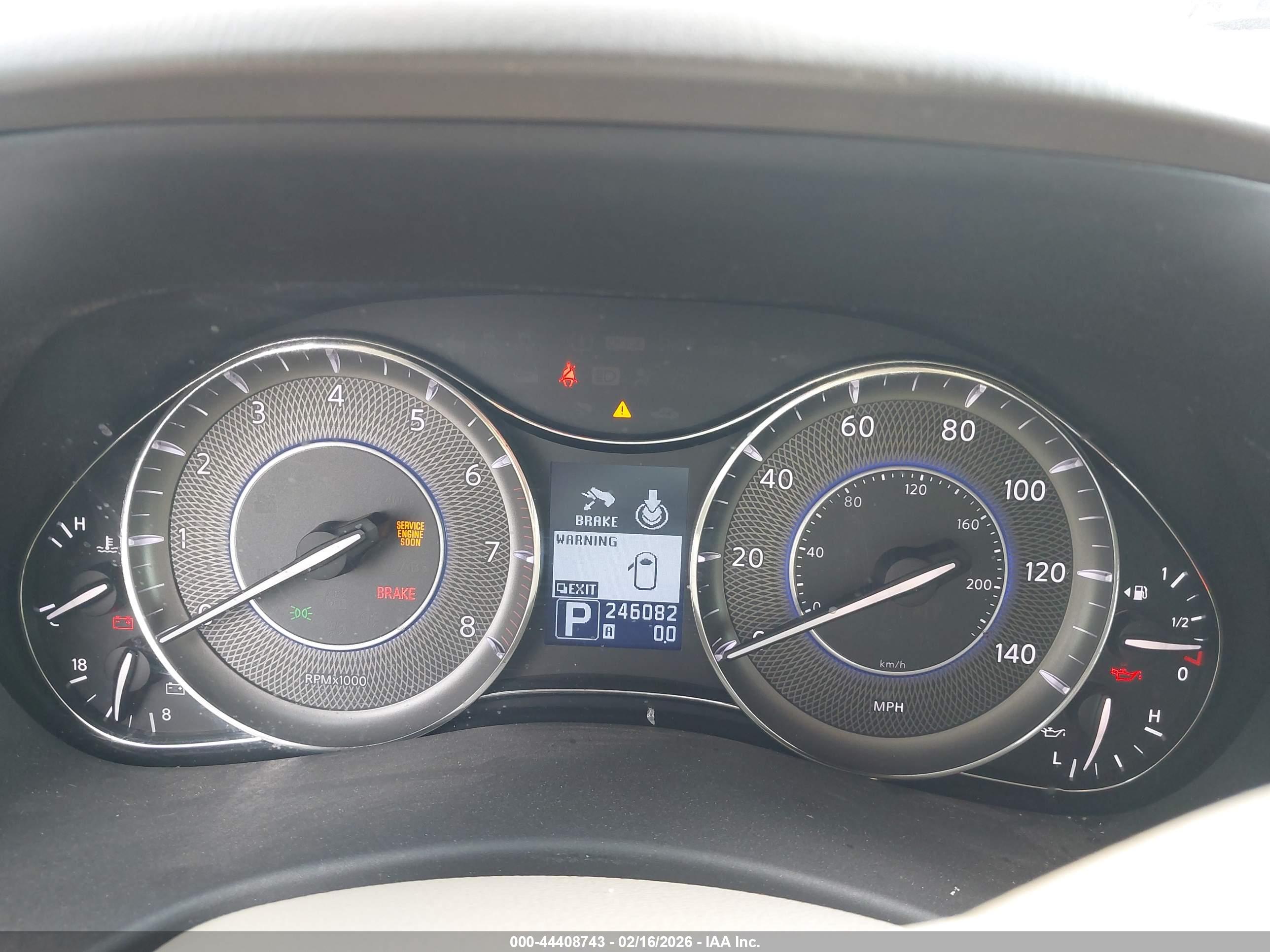 INFINITI QX56 image 7
