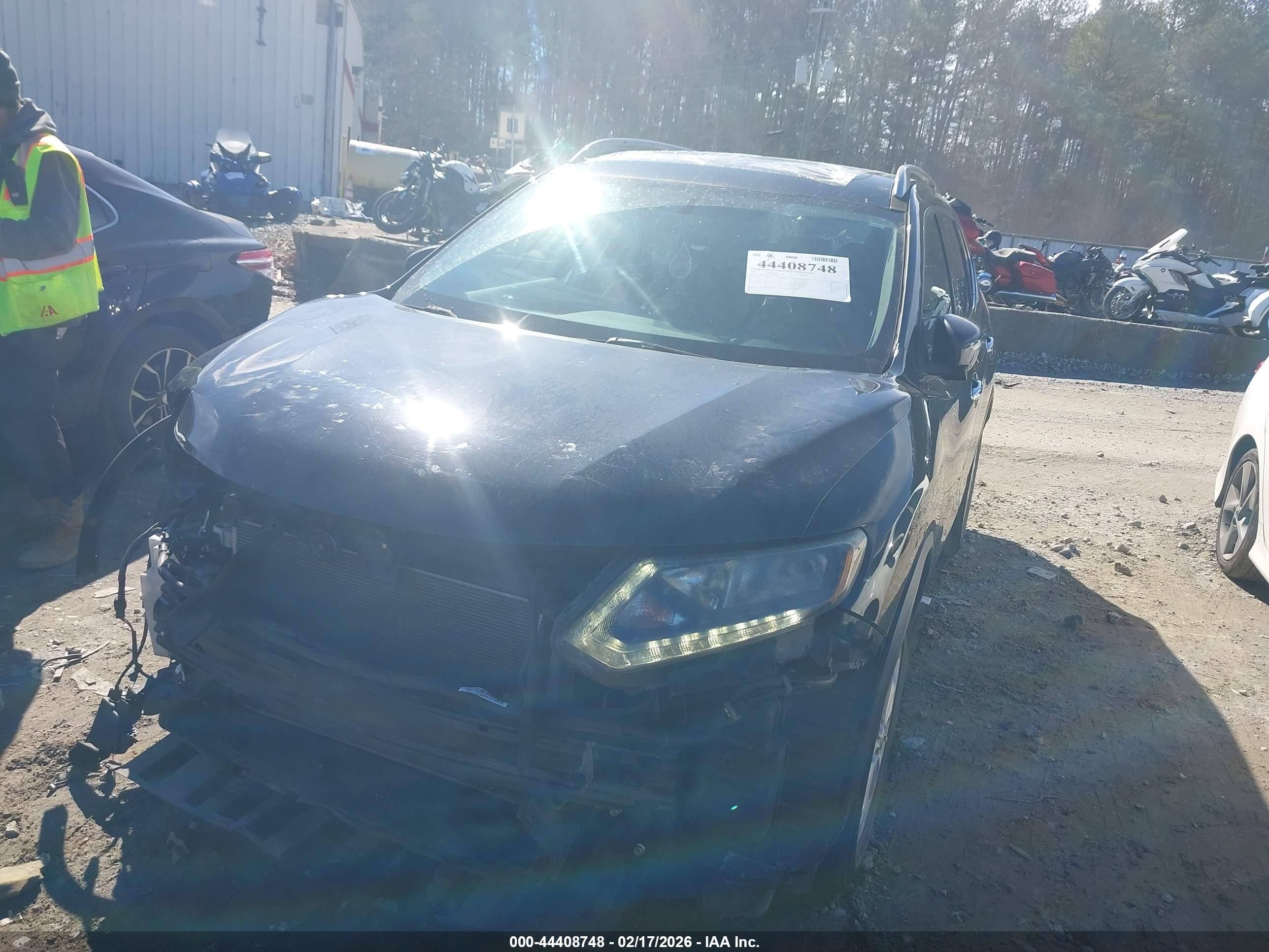 NISSAN ROGUE image 2
