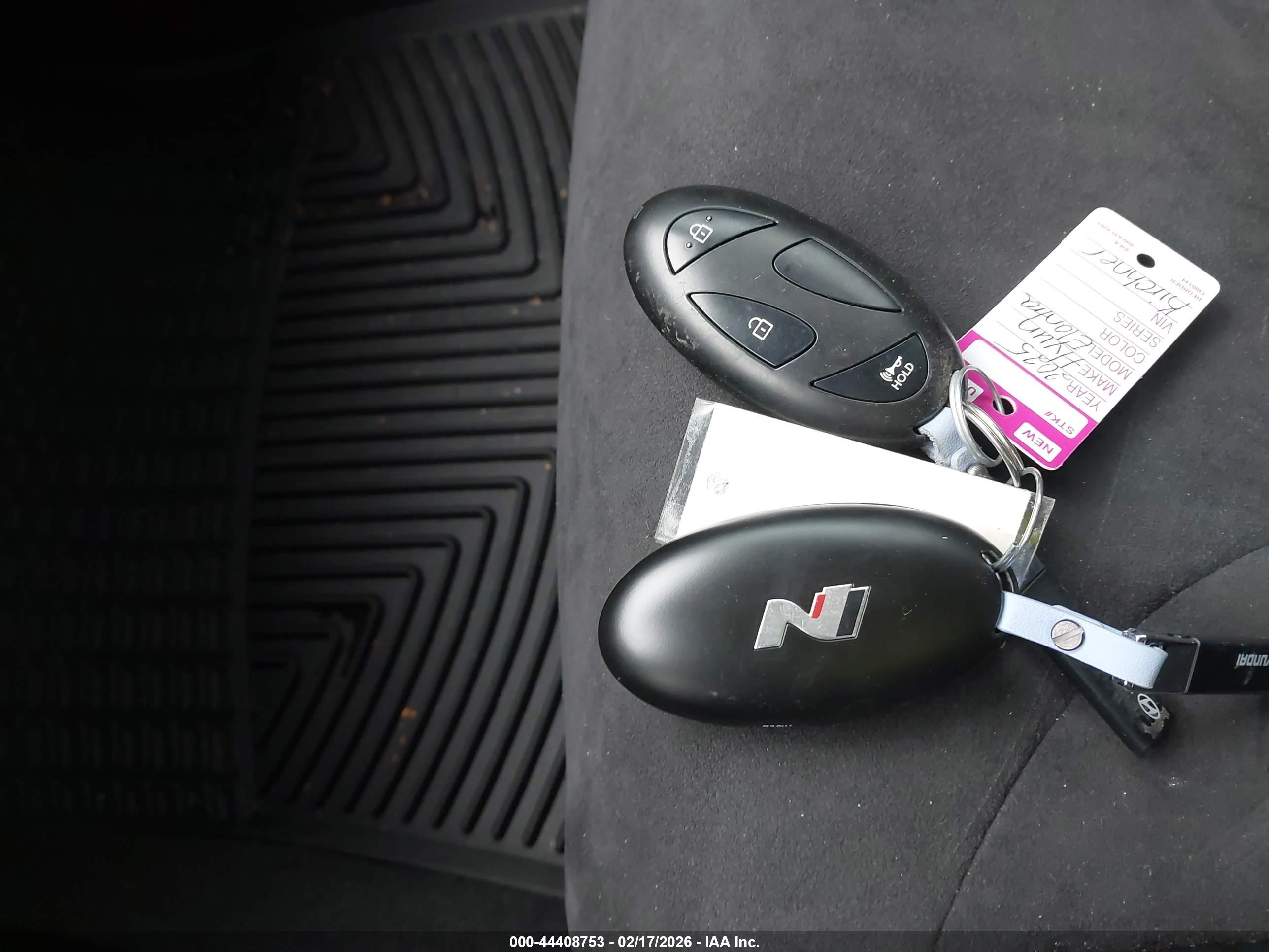 HYUNDAI ELANTRA image 11
