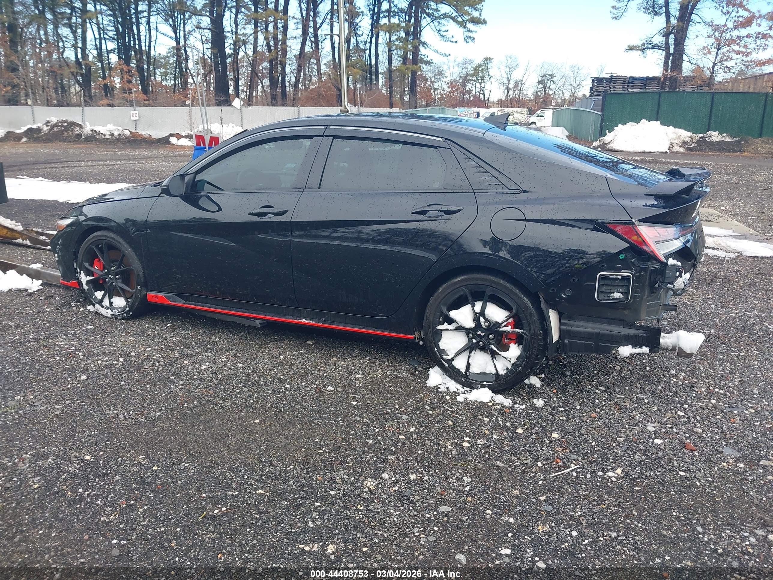 HYUNDAI ELANTRA image 3