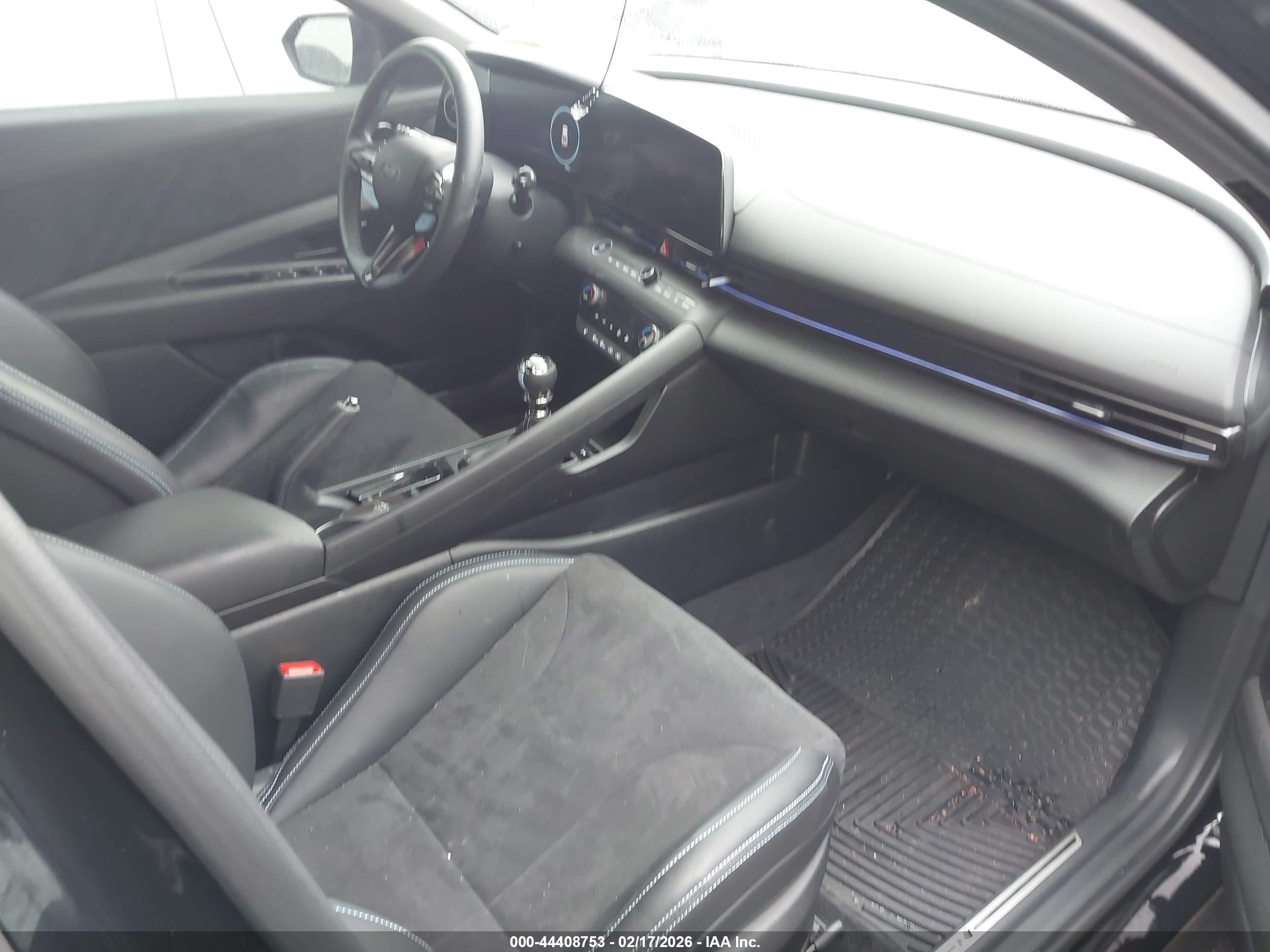 HYUNDAI ELANTRA image 5