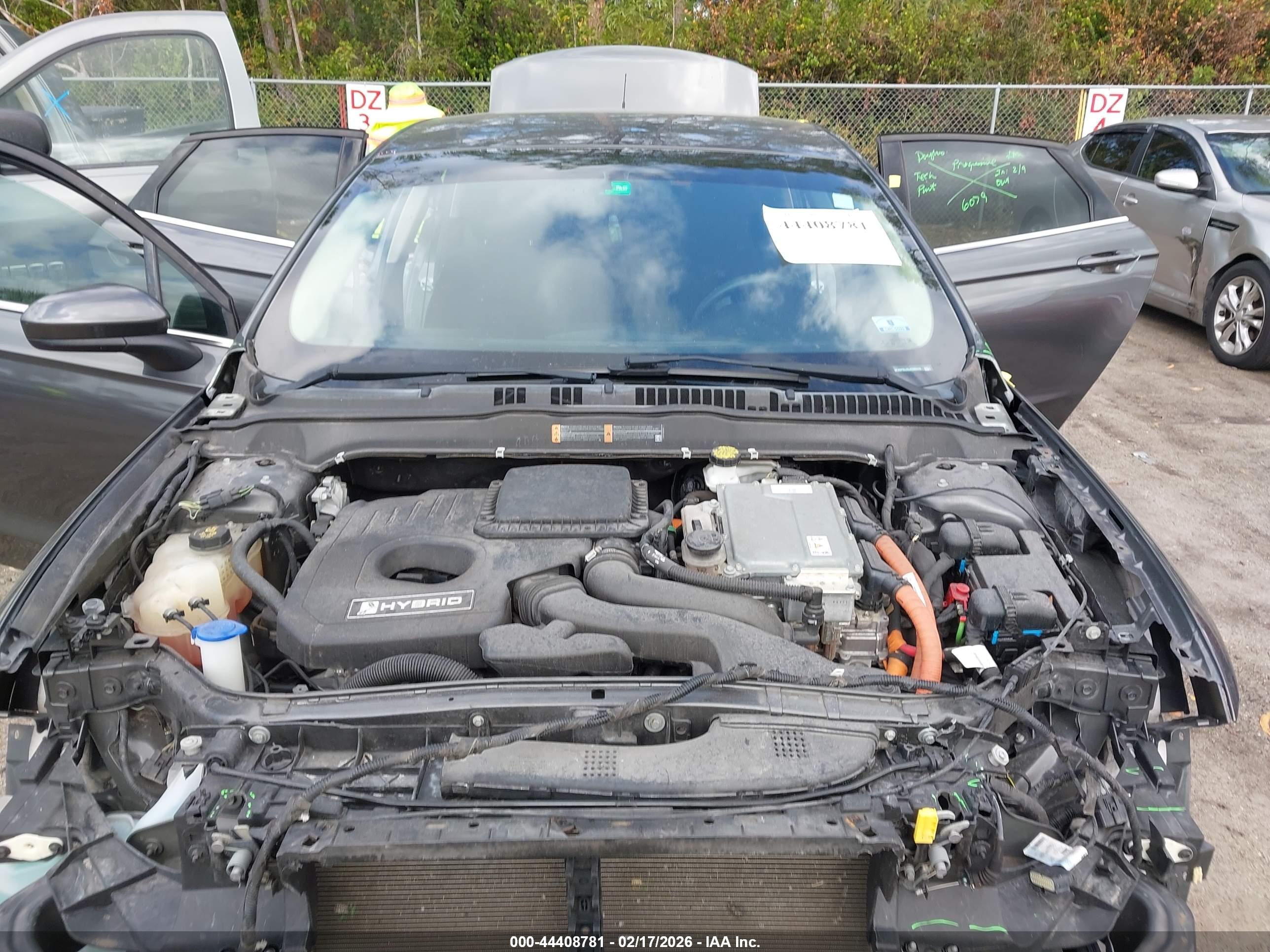 FORD FUSION image 10