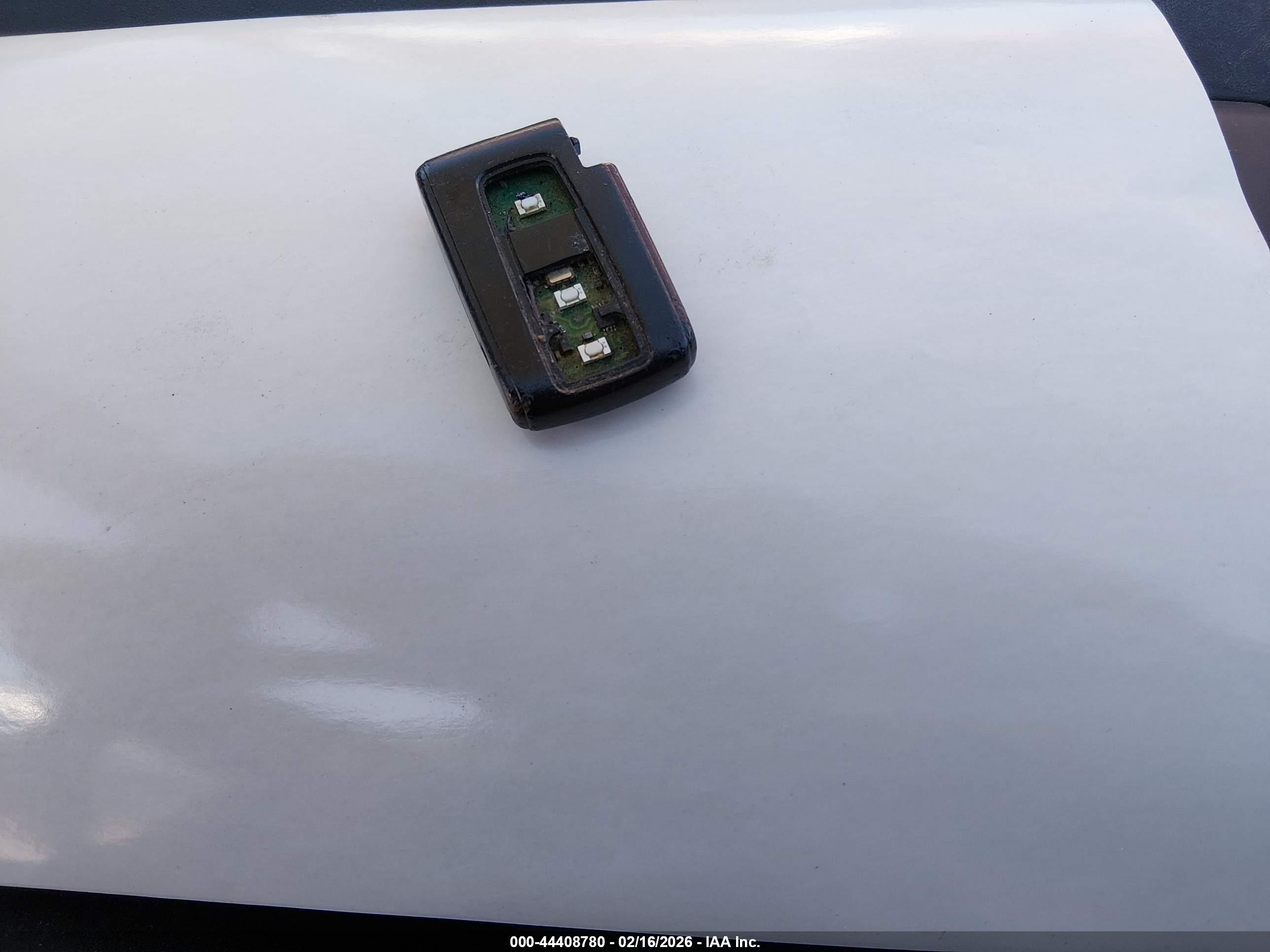TOYOTA PRIUS image 11
