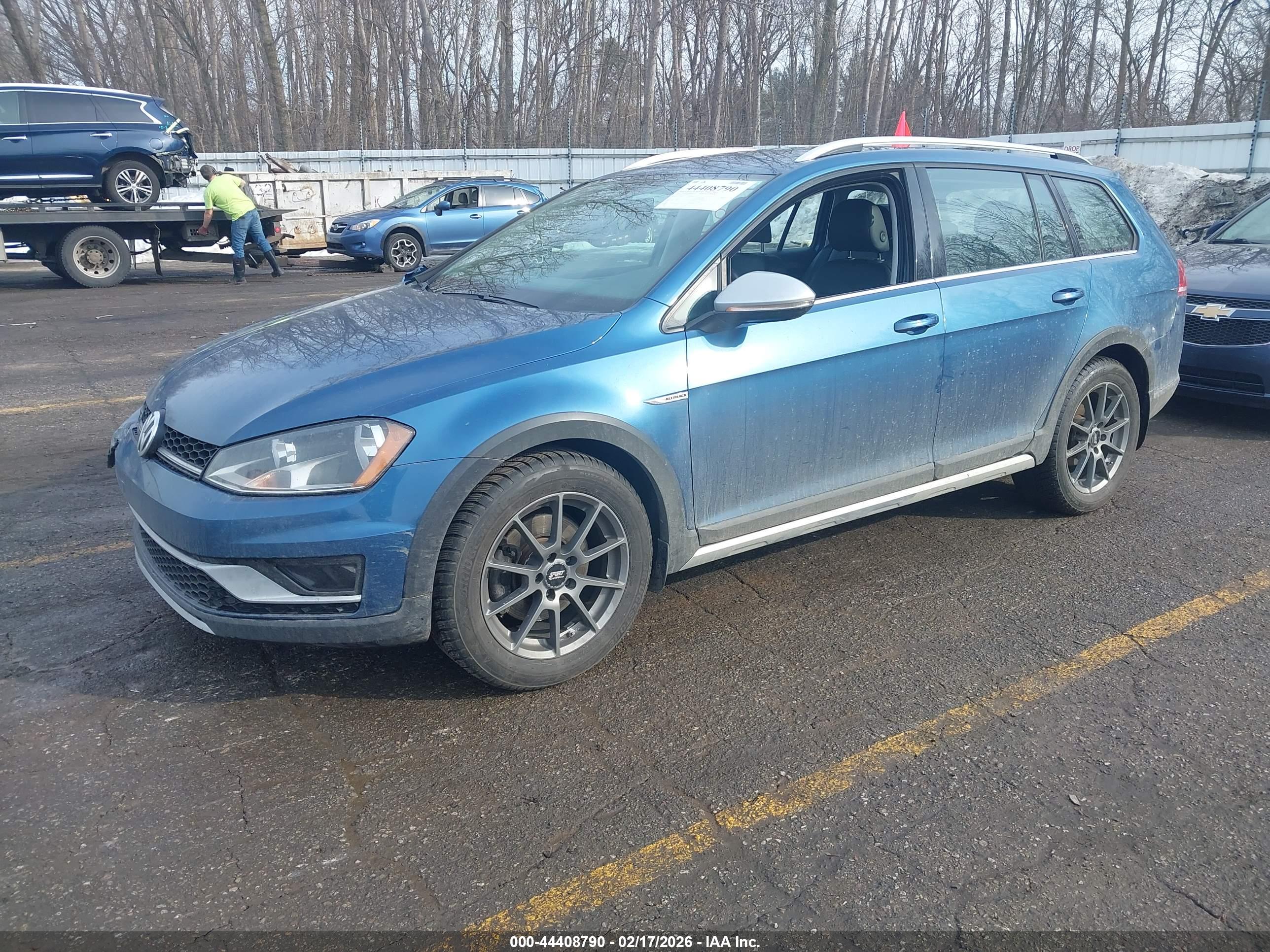 VOLKSWAGEN GOLF image 2