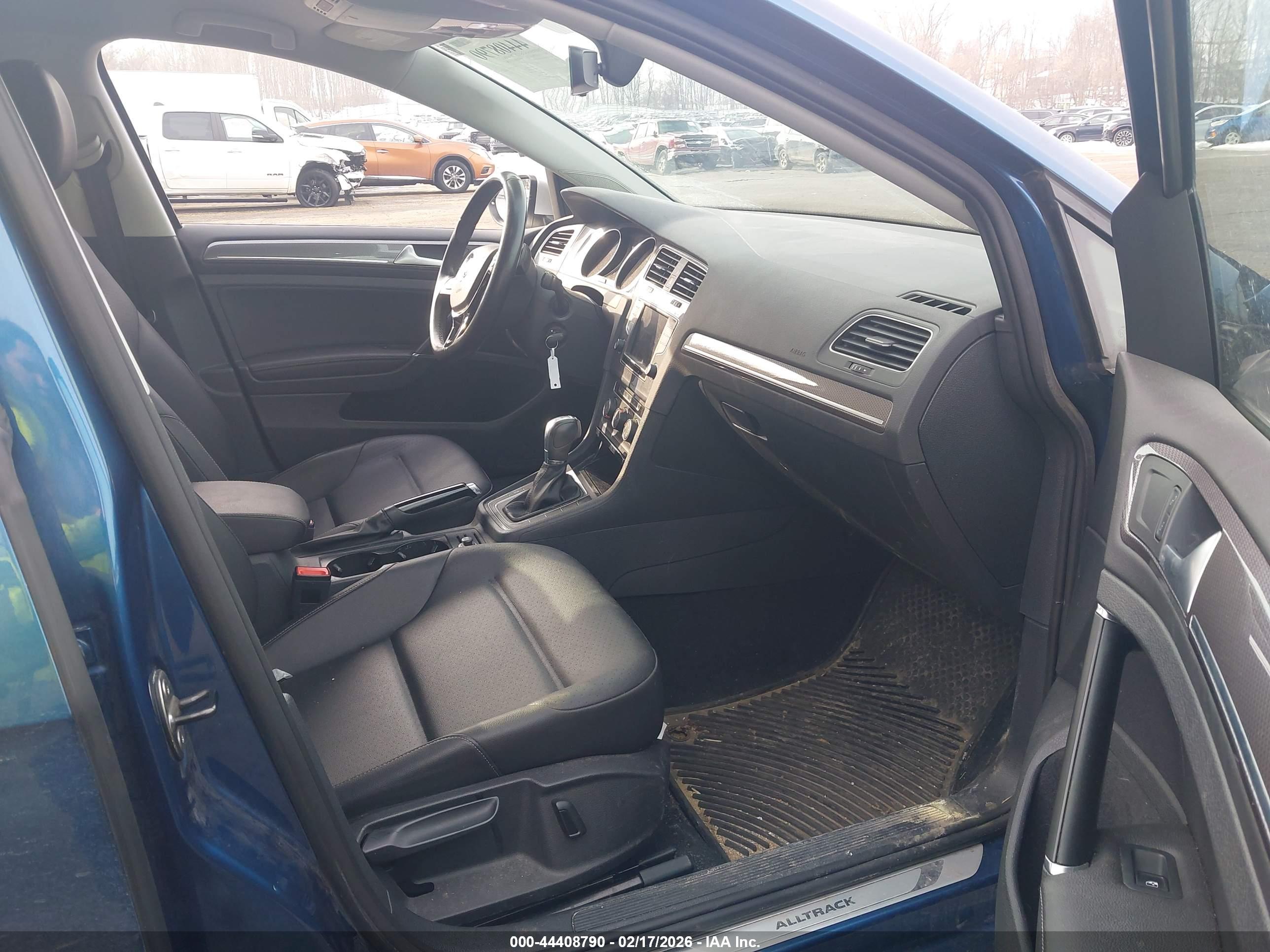 VOLKSWAGEN GOLF image 5