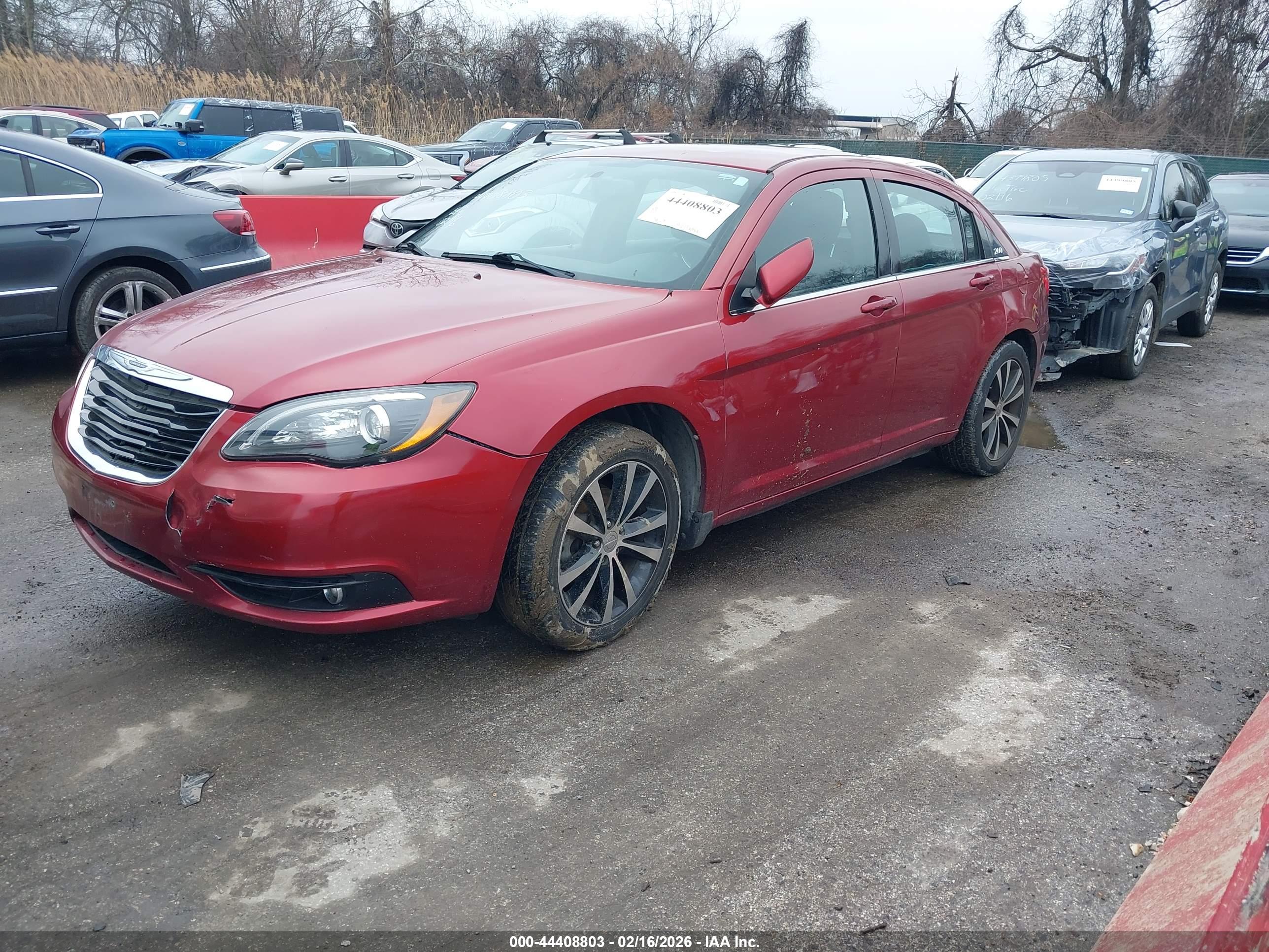 CHRYSLER 200 image 2