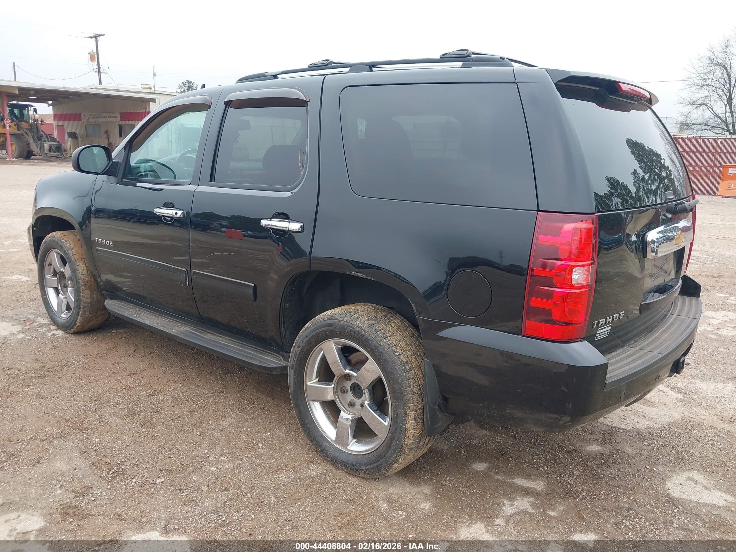 CHEVROLET TAHOE image 3