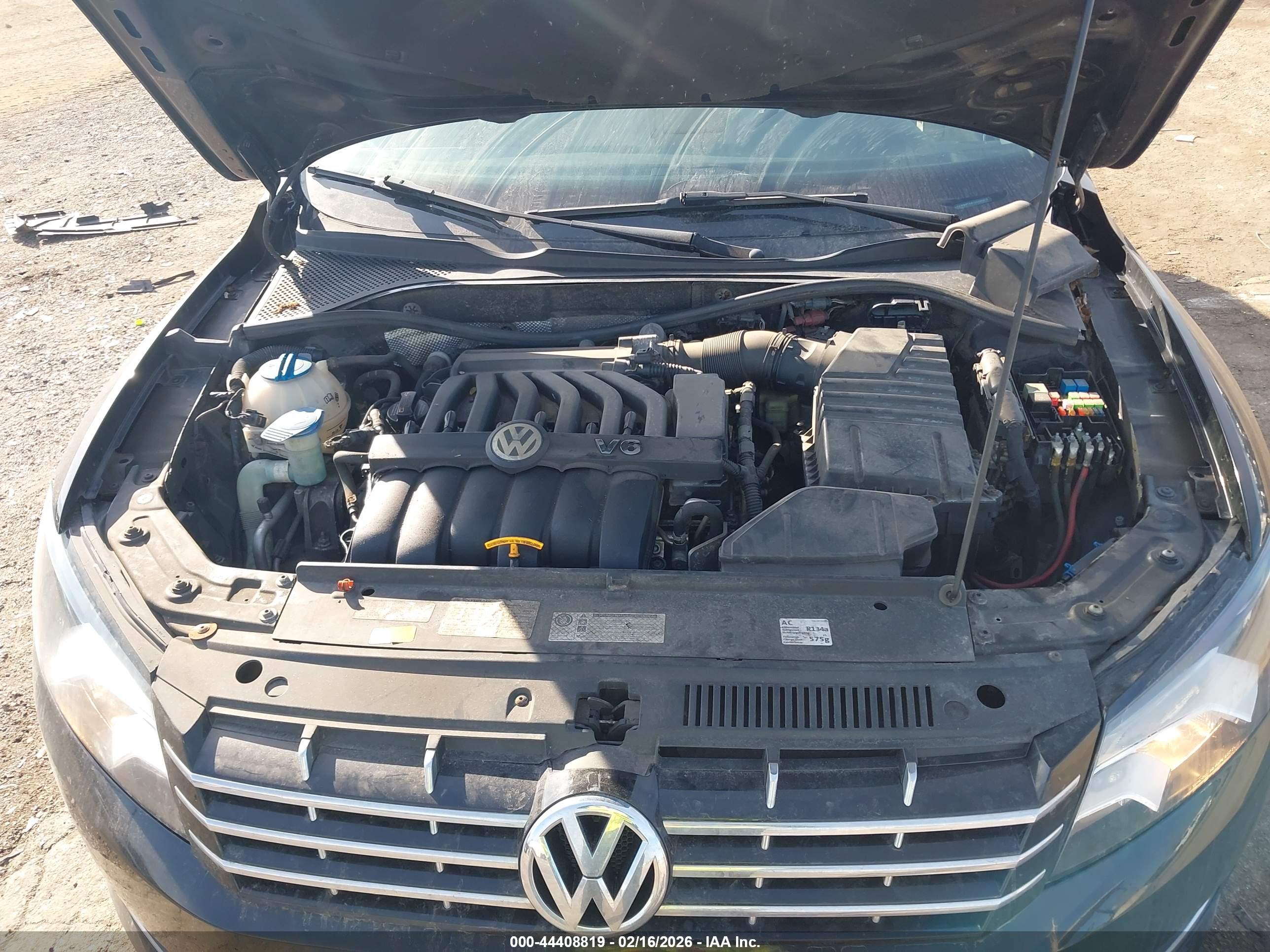VOLKSWAGEN PASSAT image 10