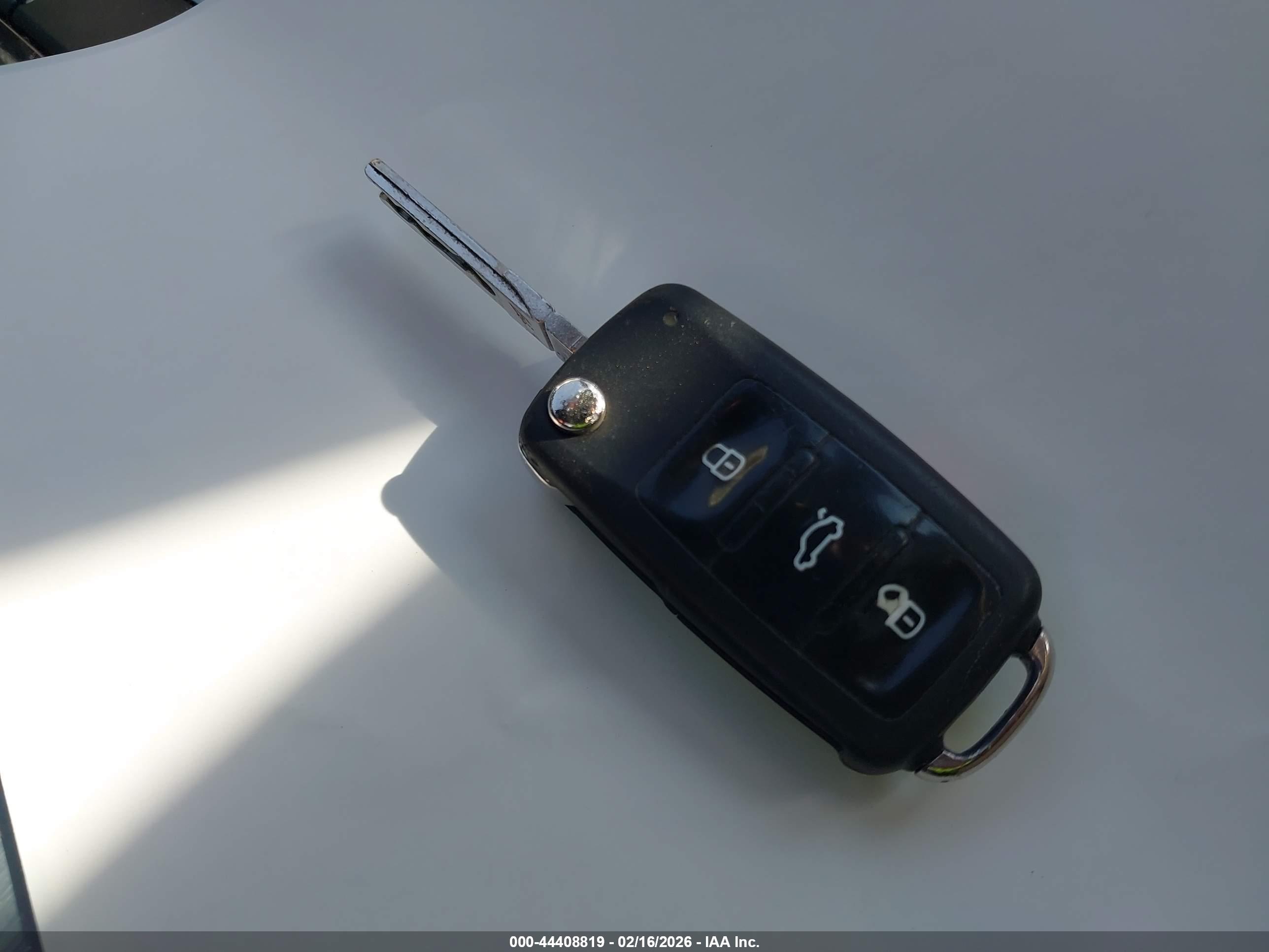 VOLKSWAGEN PASSAT image 11