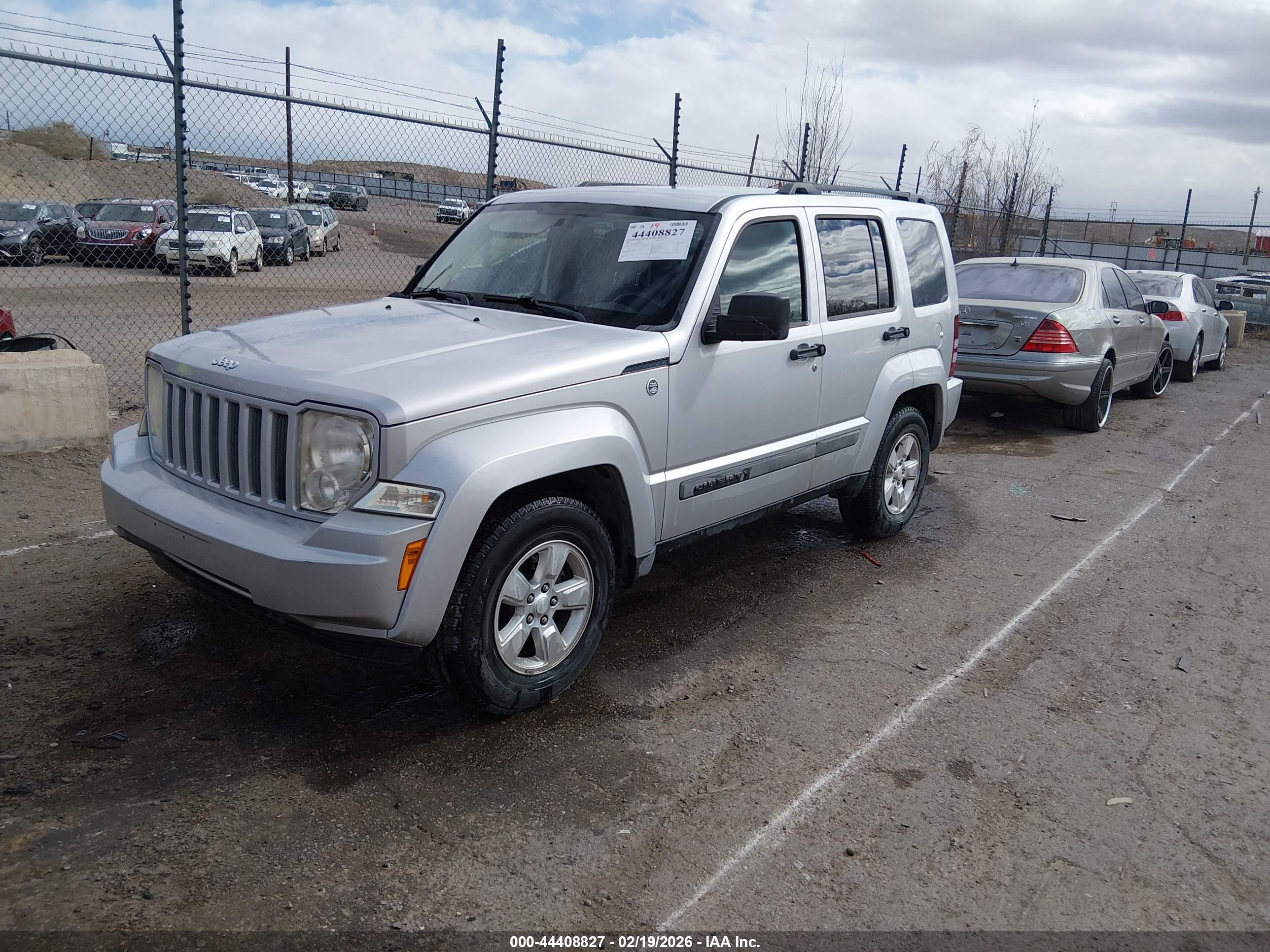 JEEP LIBERTY image 2