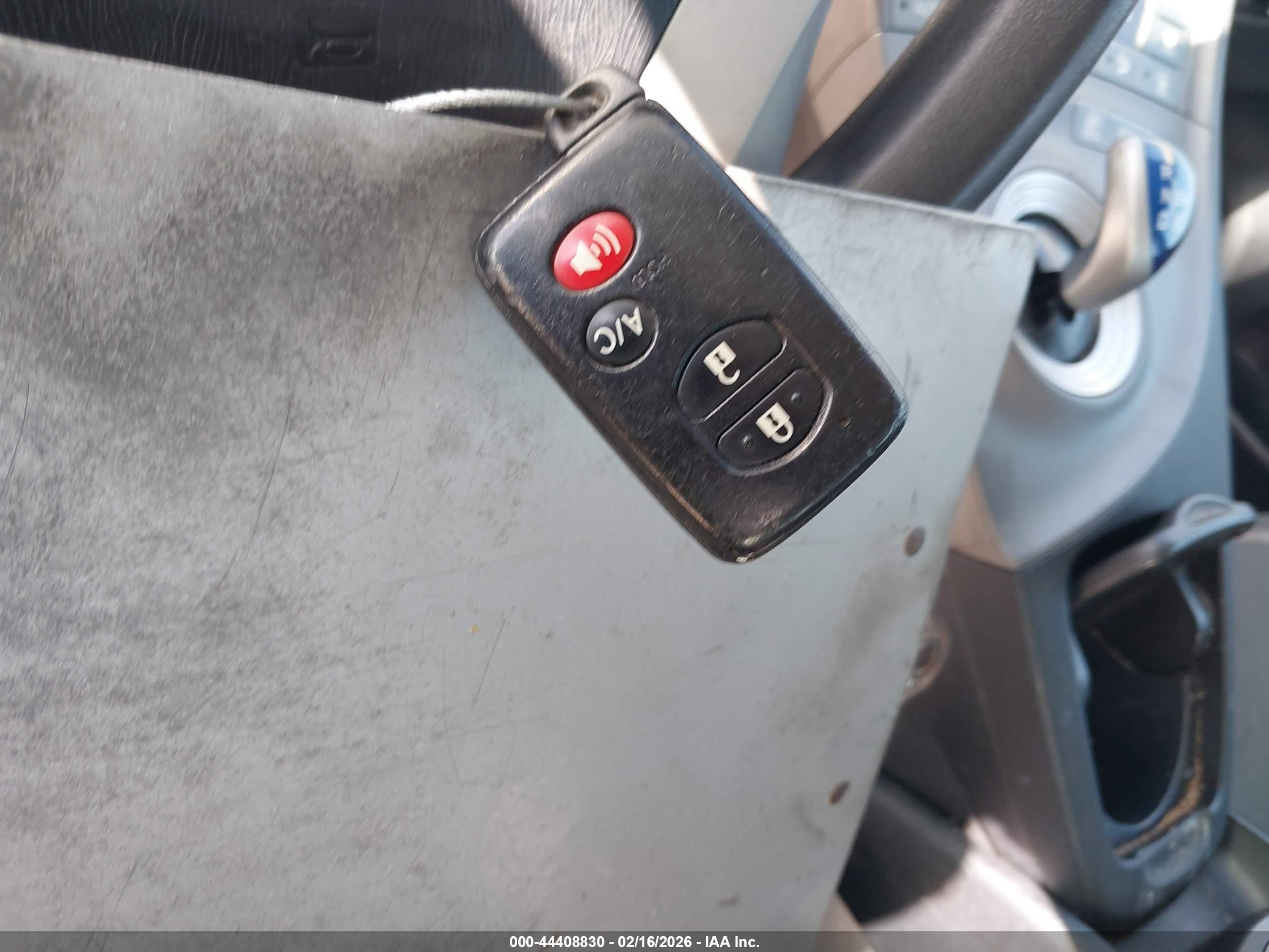 TOYOTA PRIUS image 11