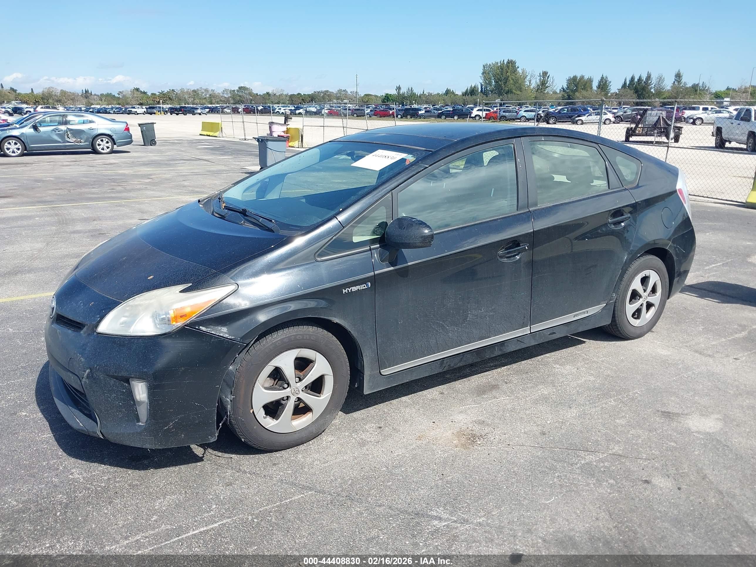 TOYOTA PRIUS image 2