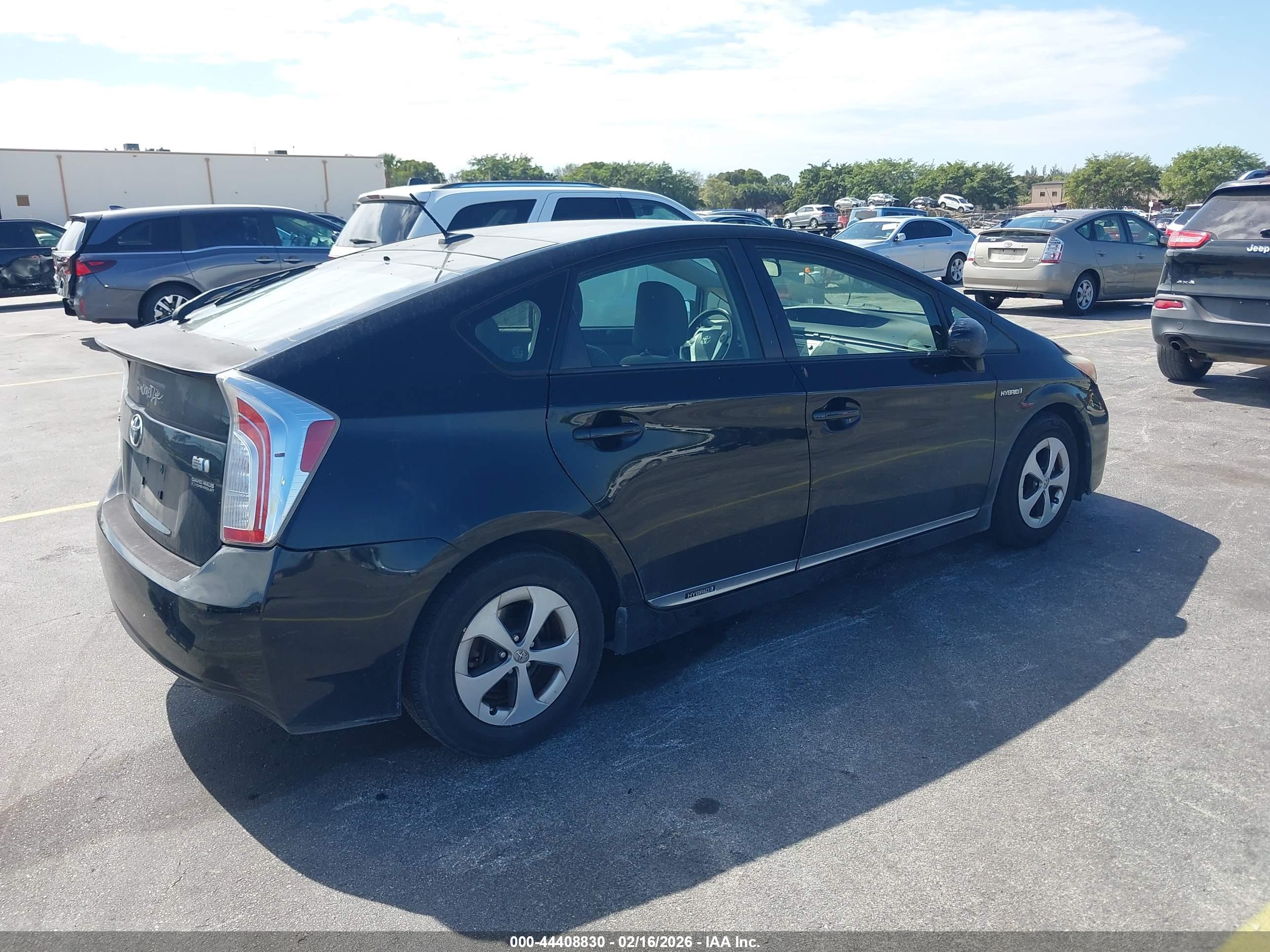 TOYOTA PRIUS image 4