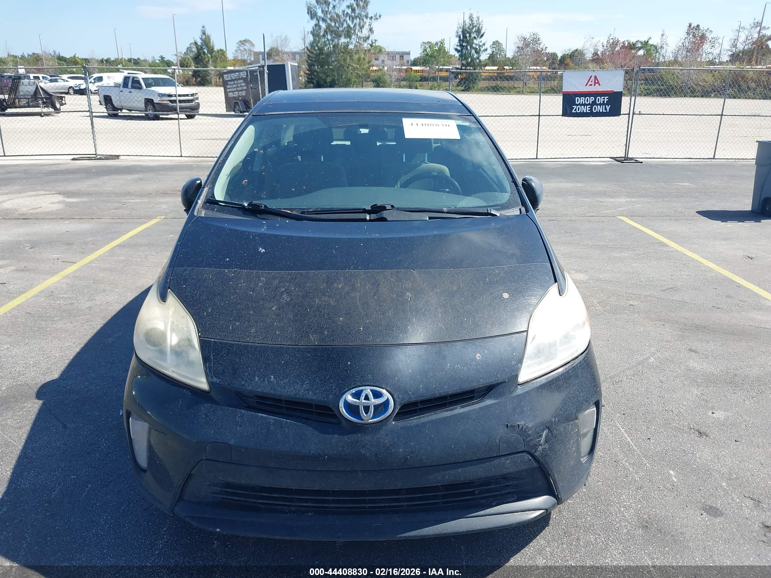 TOYOTA PRIUS image 6