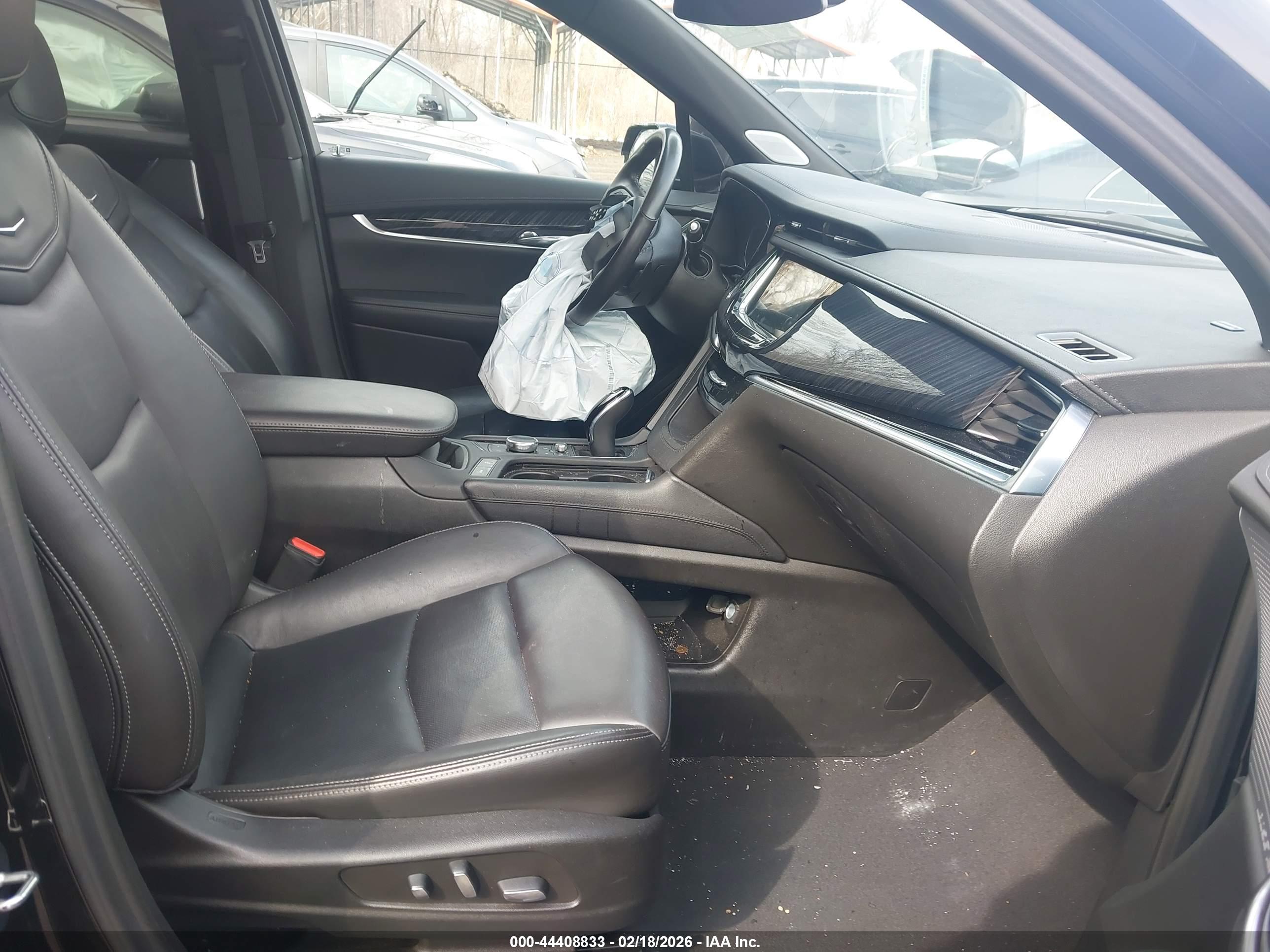 CADILLAC XT6 image 5