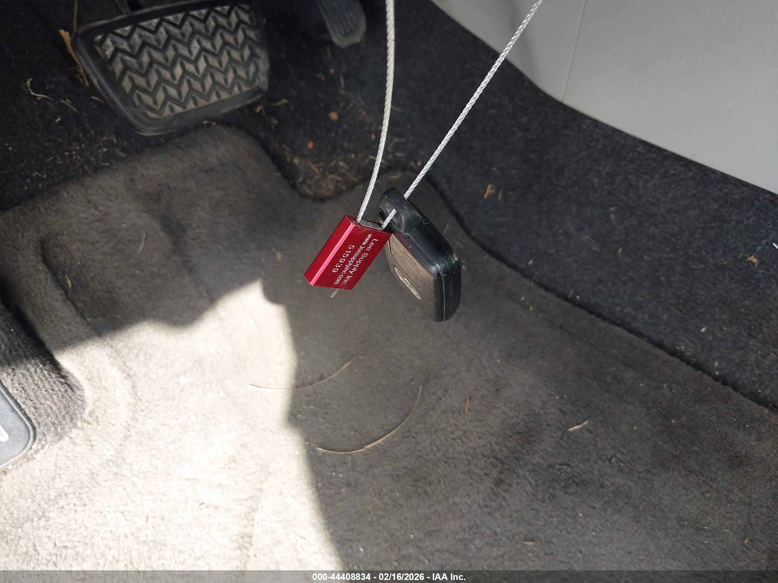 TOYOTA PRIUS image 11