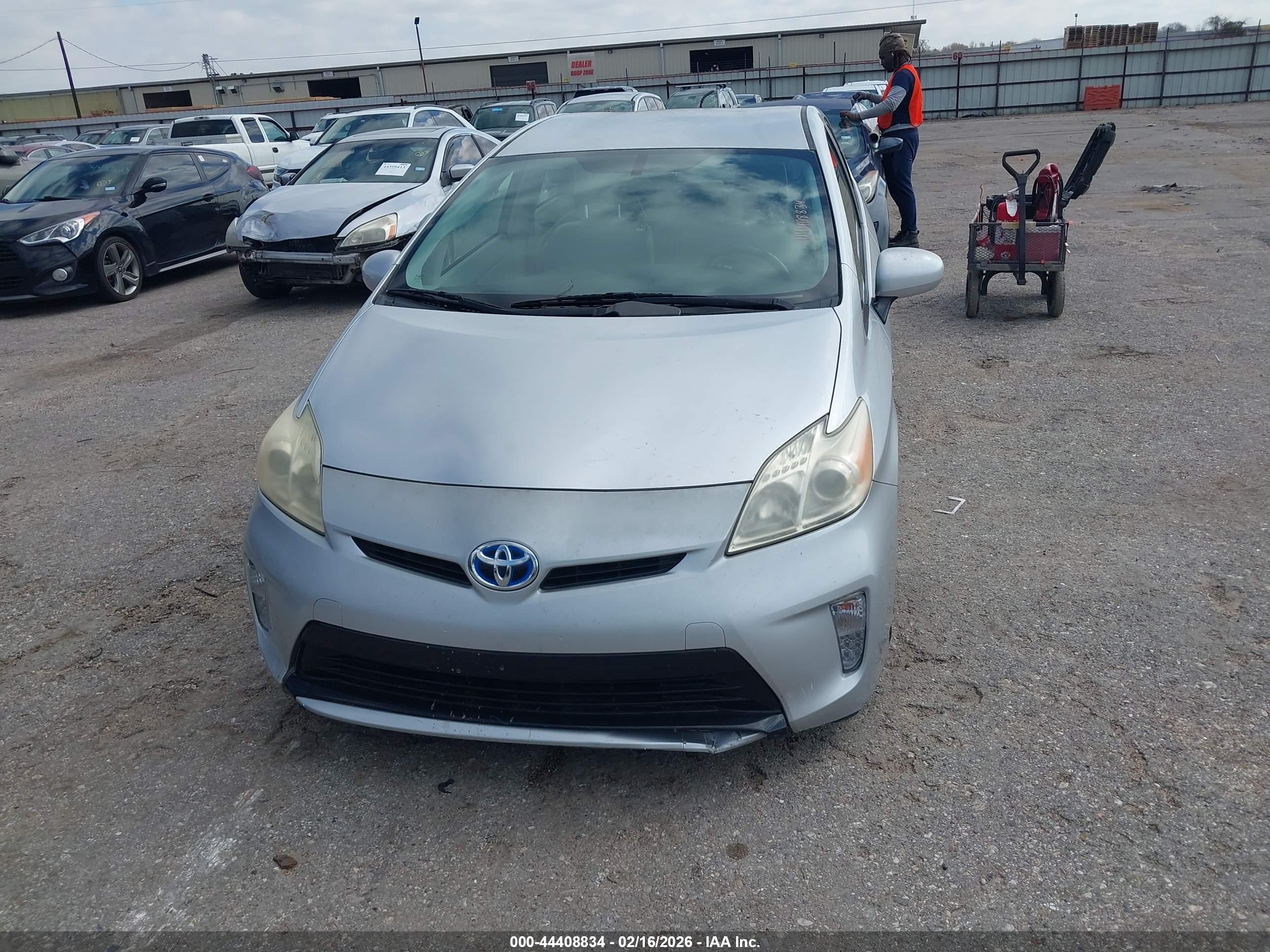 TOYOTA PRIUS image 6