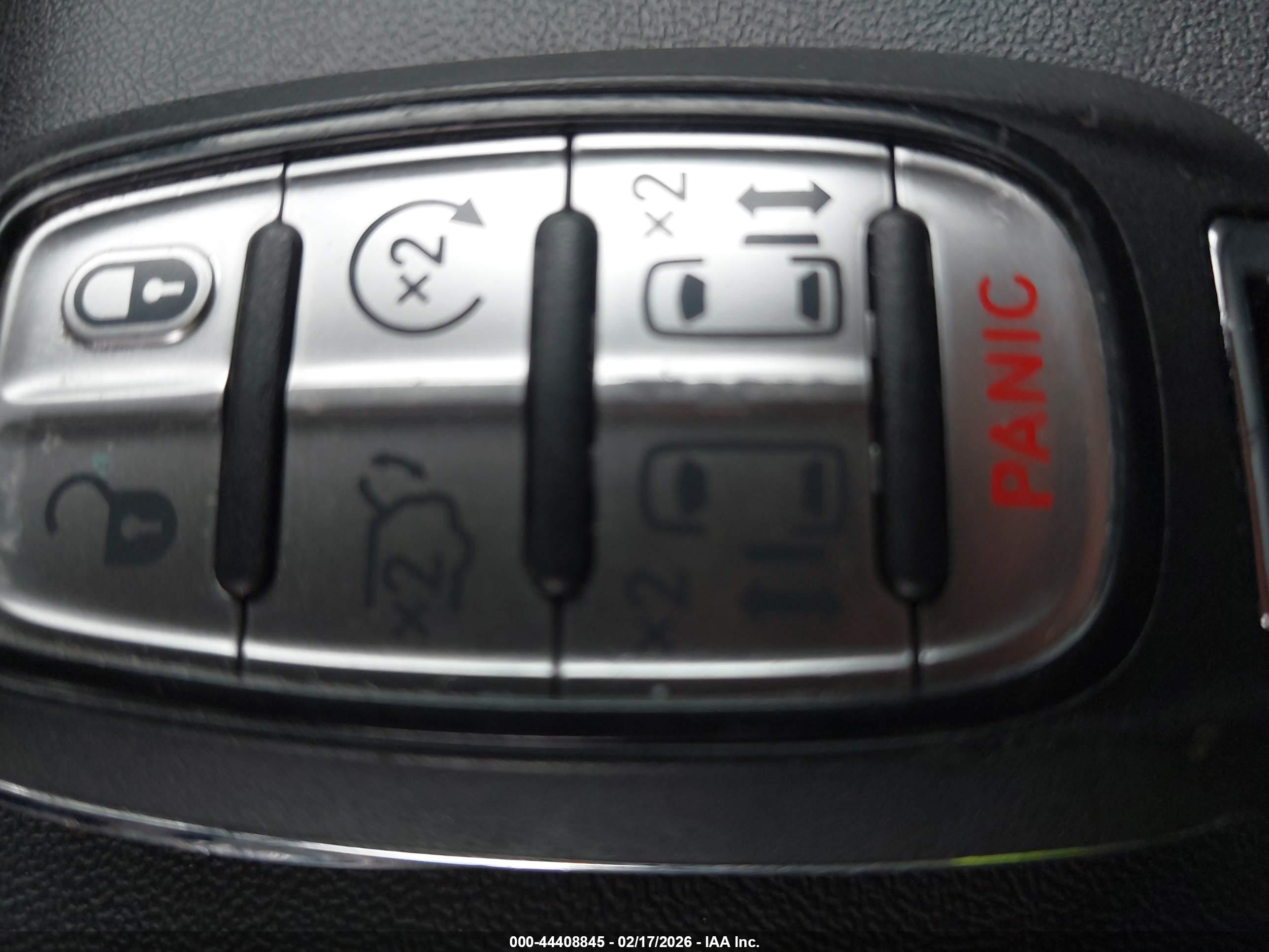 CHRYSLER PACIFICA image 11