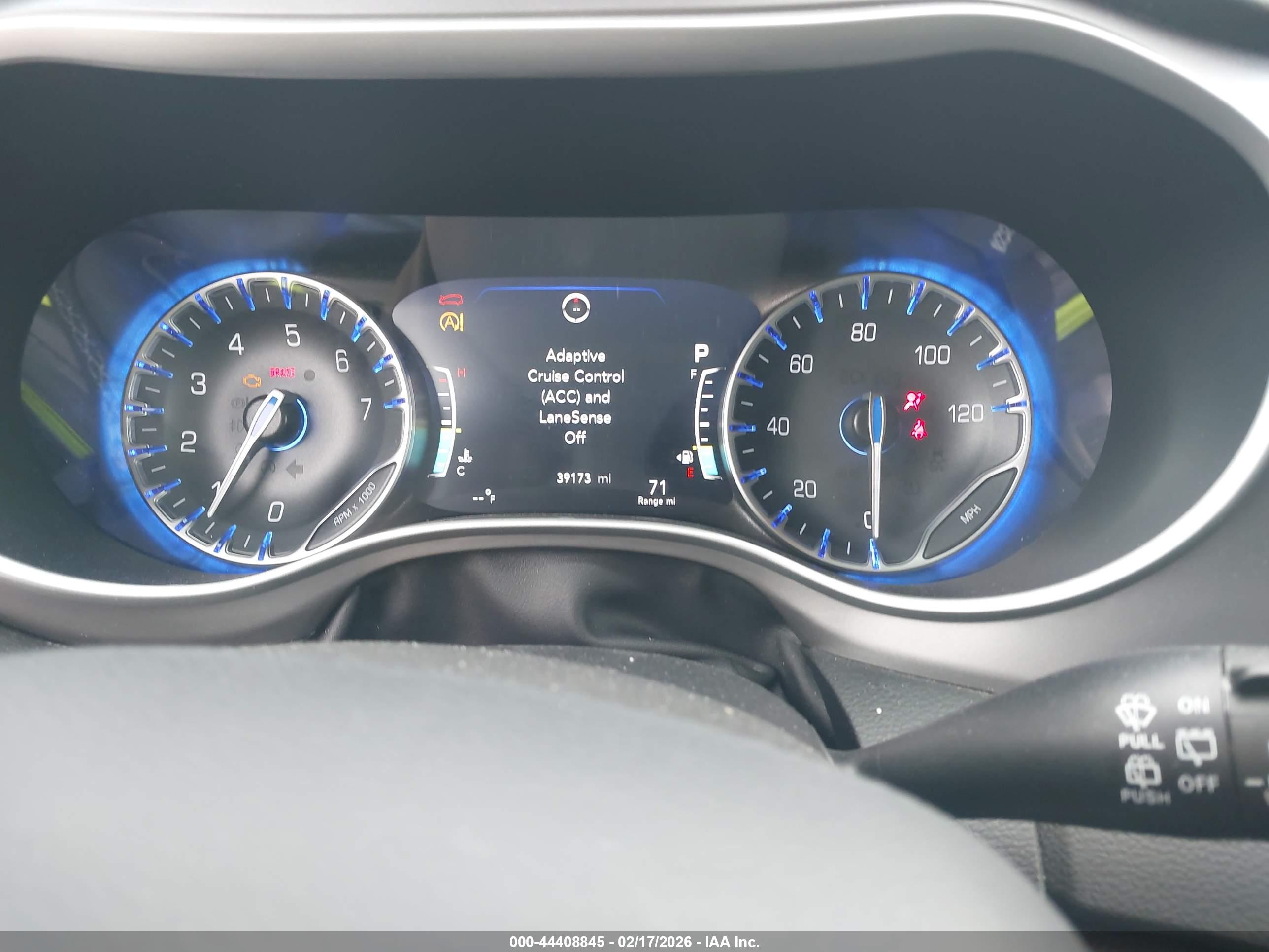 CHRYSLER PACIFICA image 7