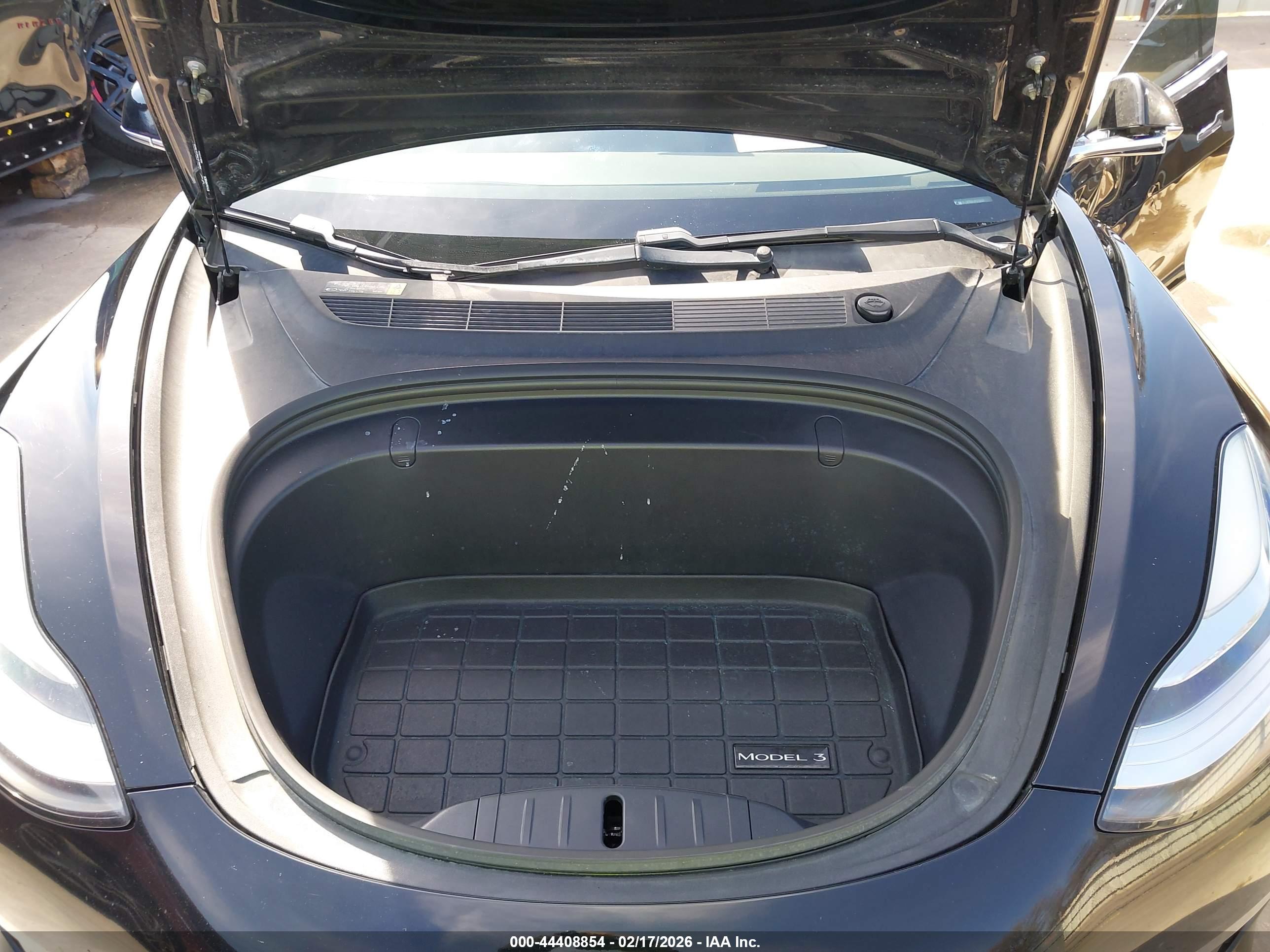 TESLA MODEL image 10