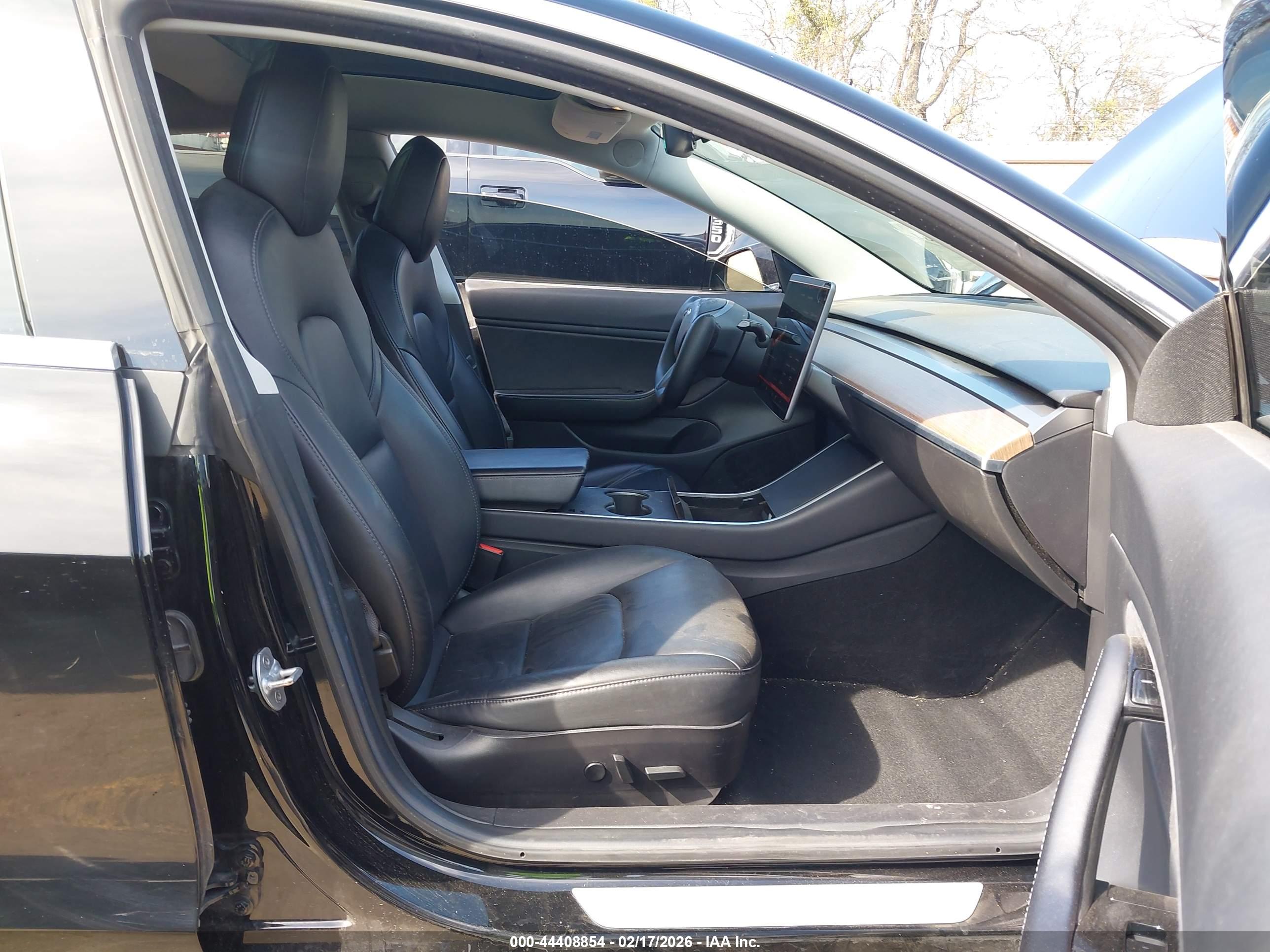 TESLA MODEL image 5