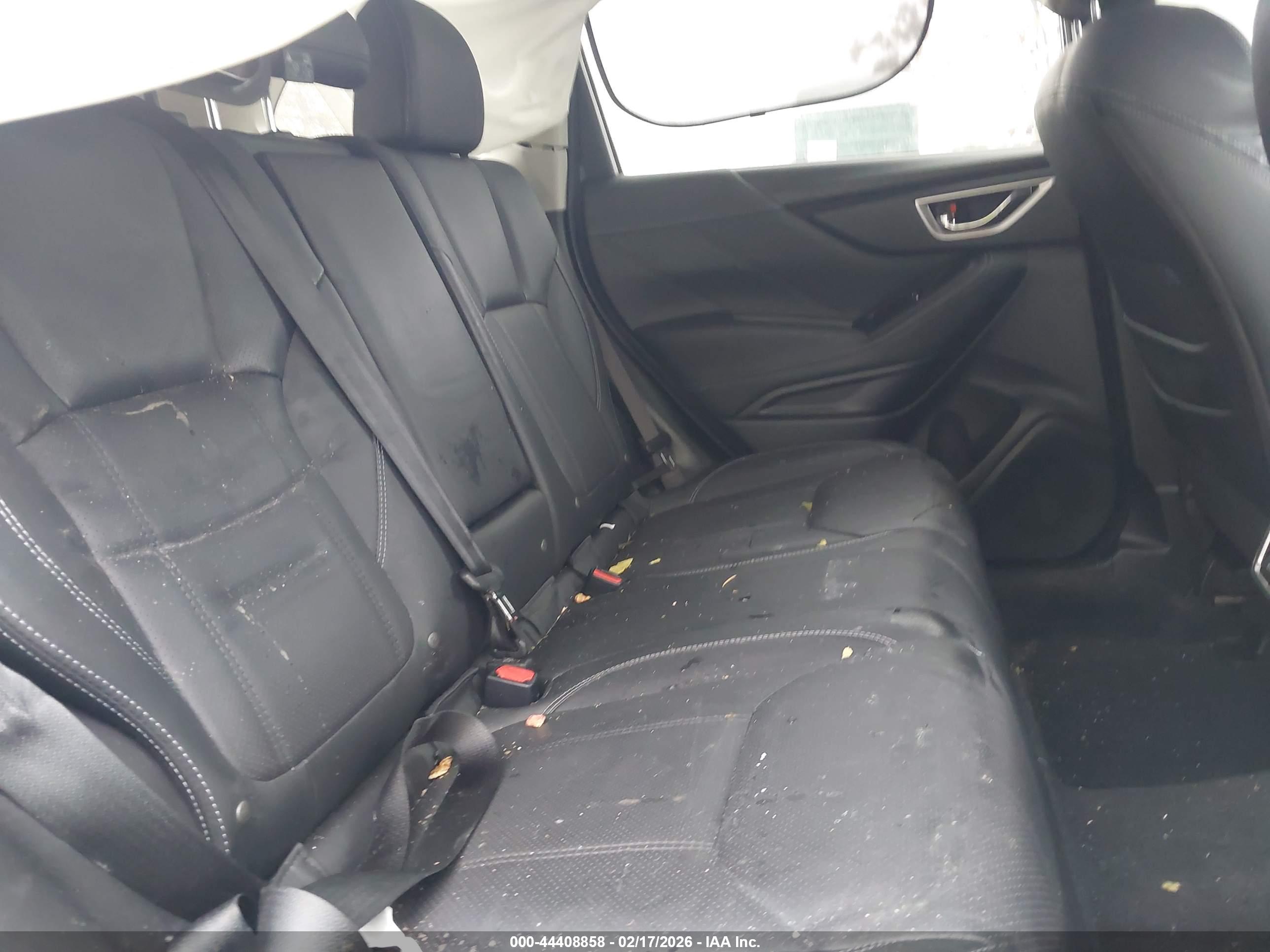 SUBARU FORESTER image 8