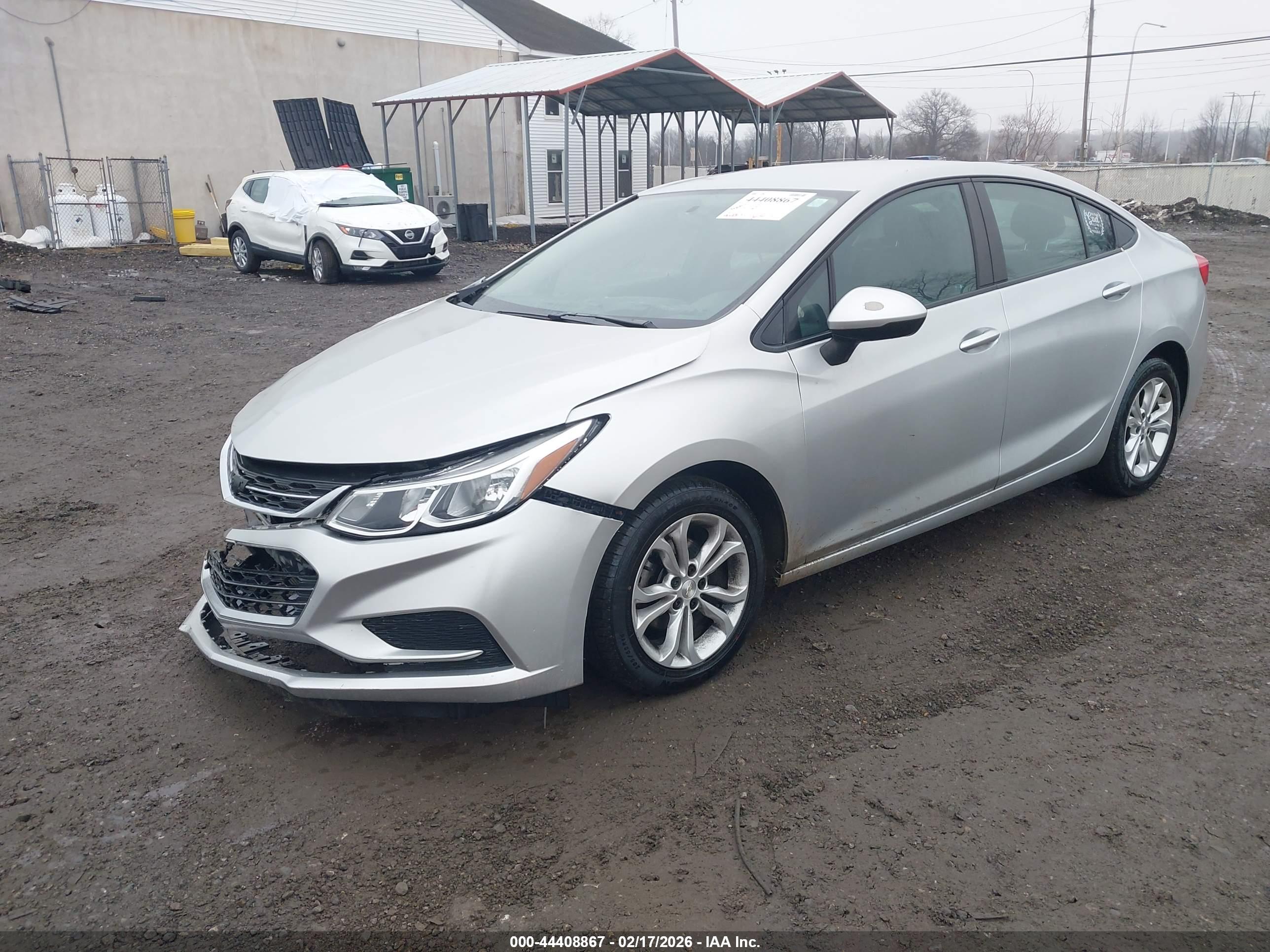 CHEVROLET CRUZE image 2