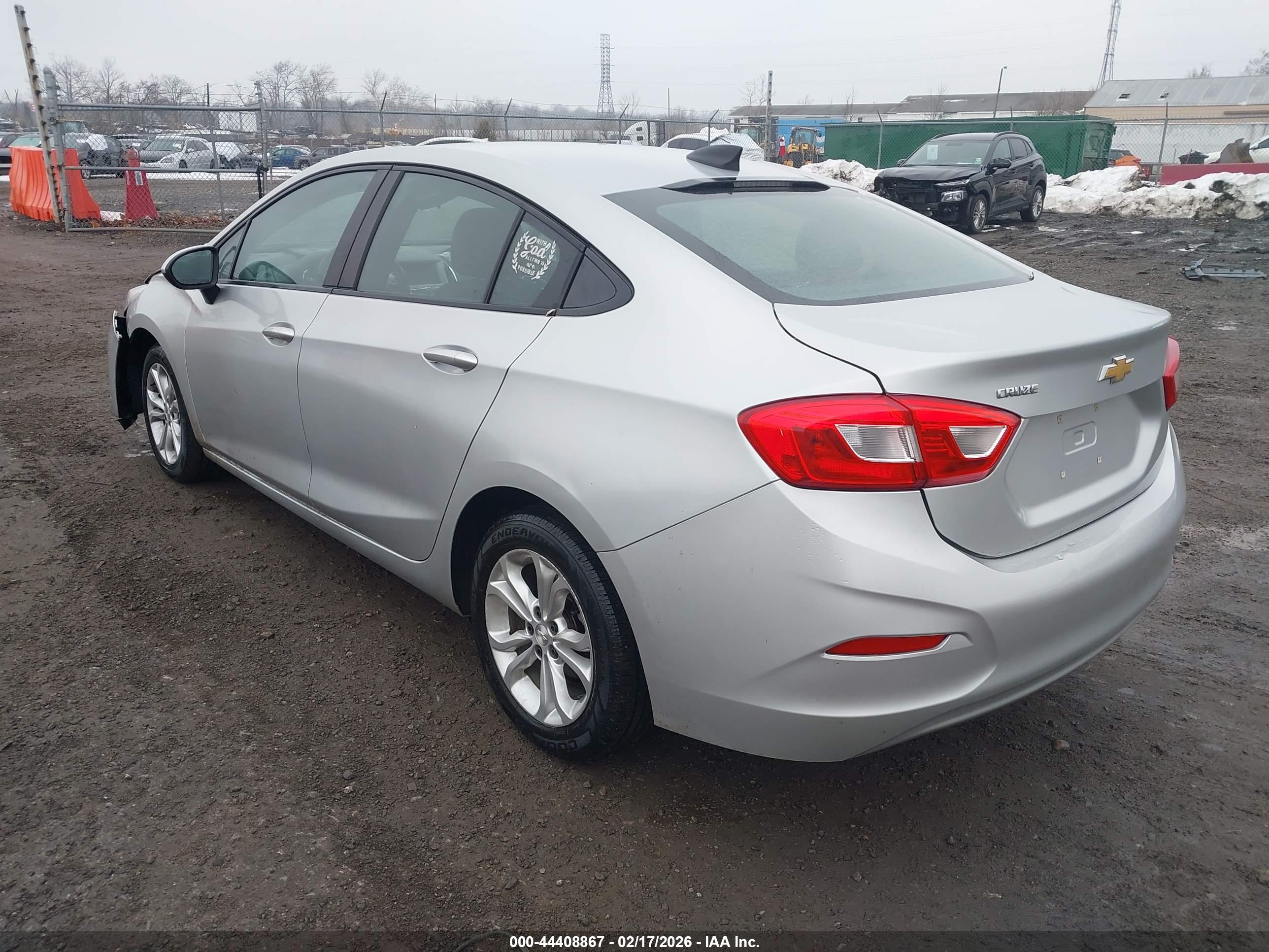 CHEVROLET CRUZE image 3
