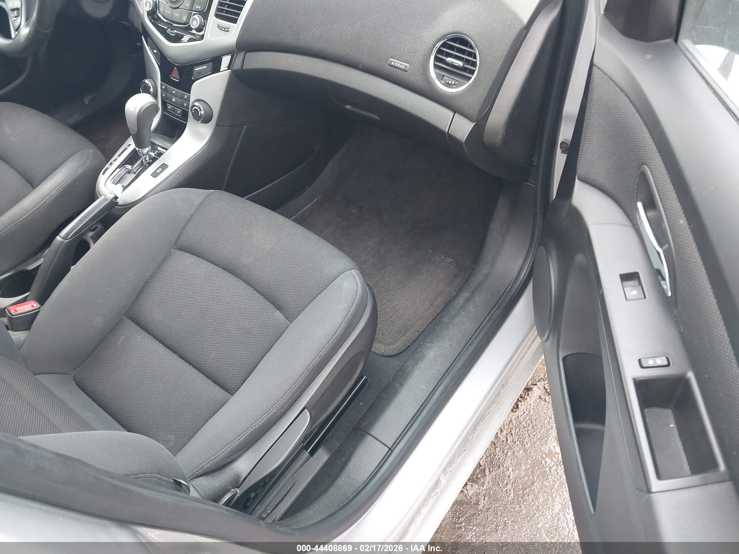 CHEVROLET CRUZE image 5