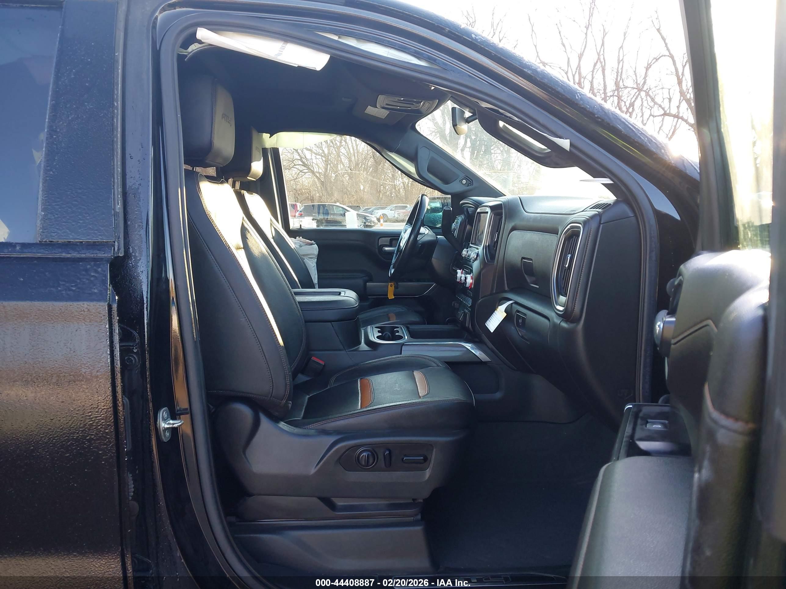 GMC SIERRA image 5