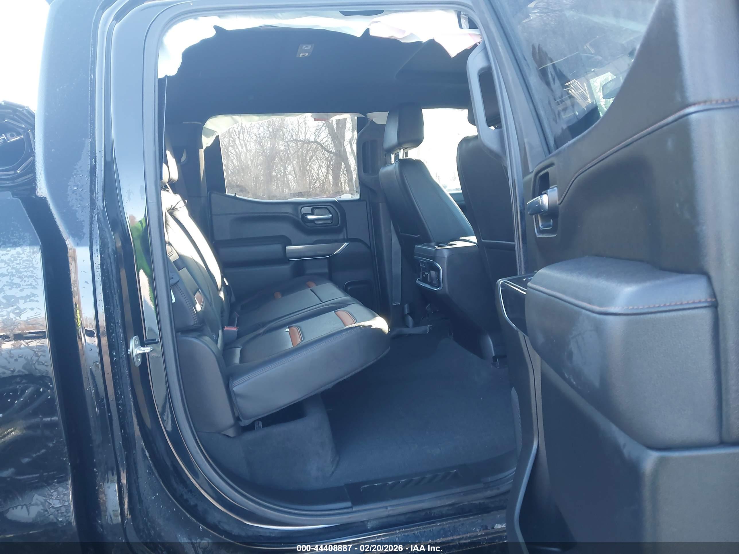 GMC SIERRA image 8